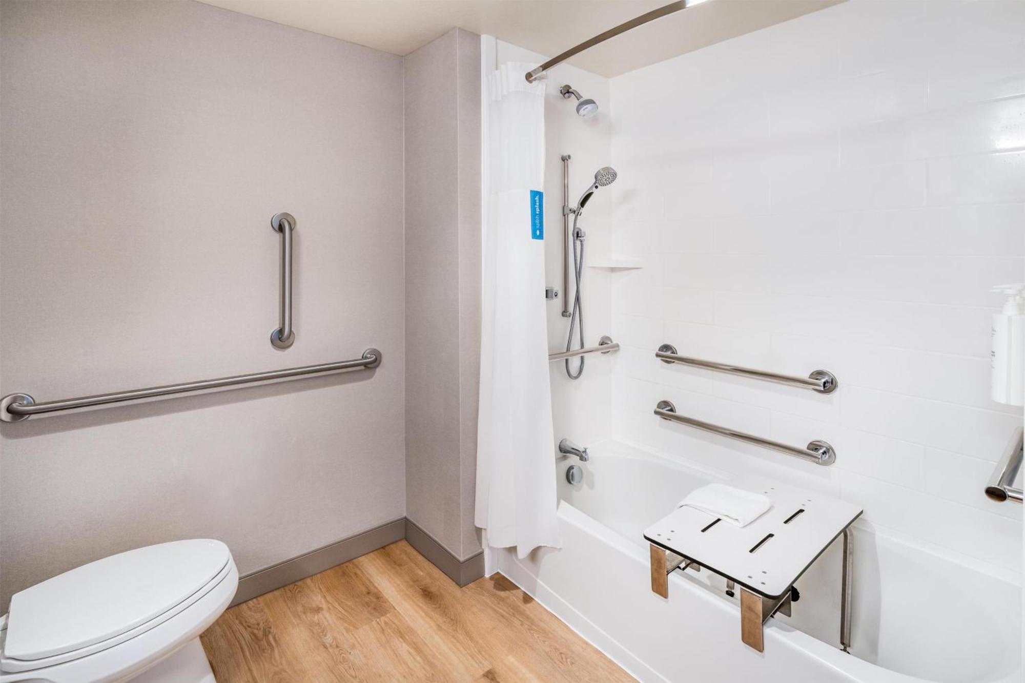 King Studio Suite Mobility Access or Non-Smoking