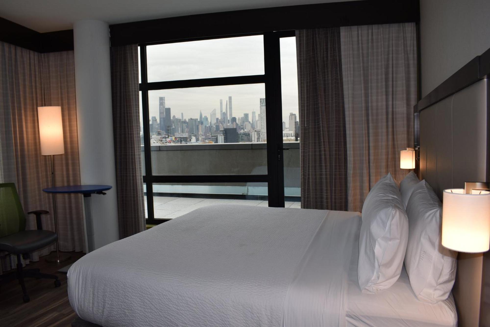 Standard Queen Room Skyline View