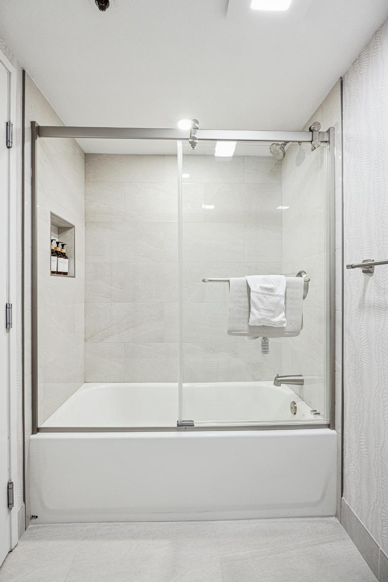 Deluxe Double Room with Balcony and Sea View