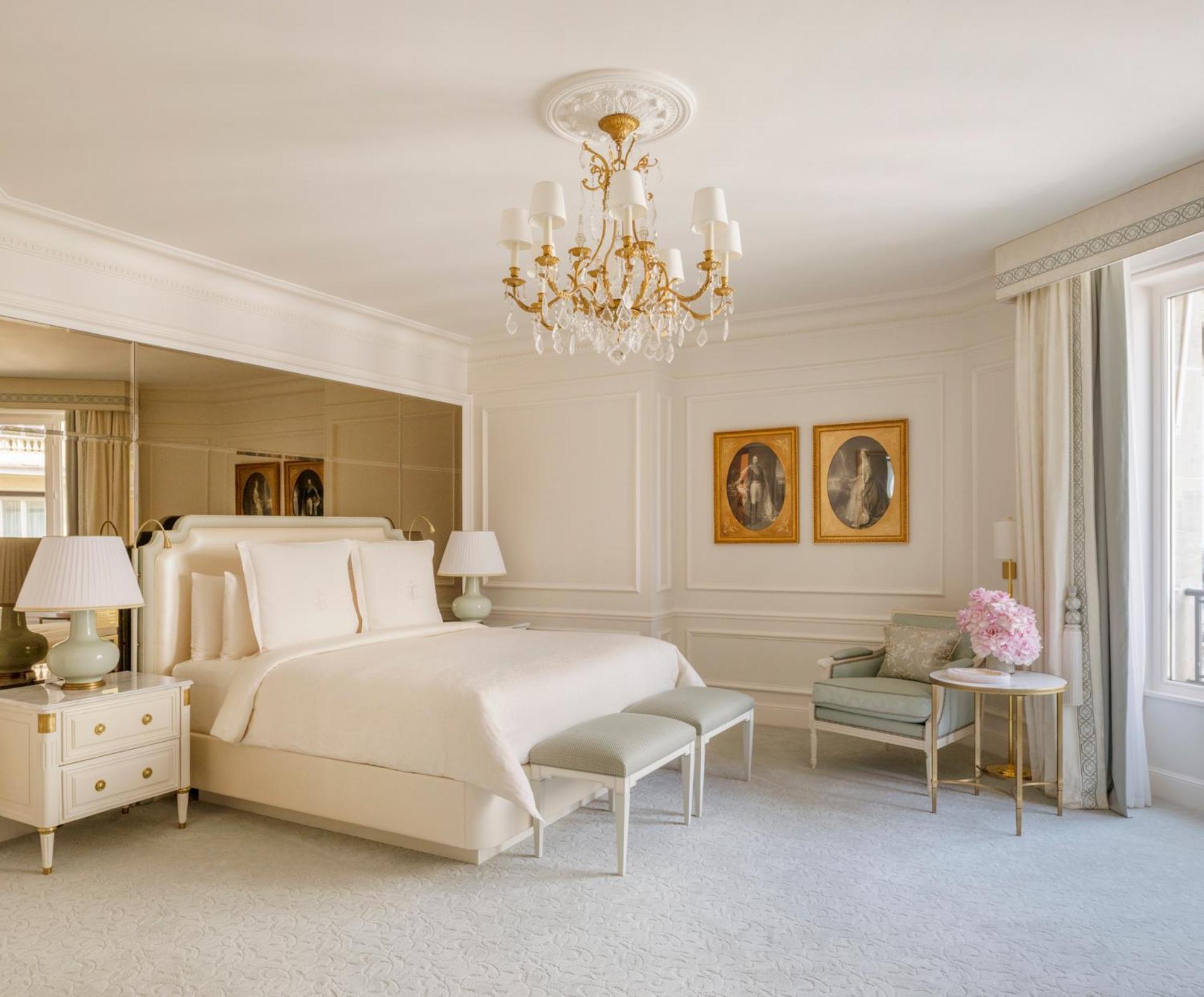 Executive Suite king bed