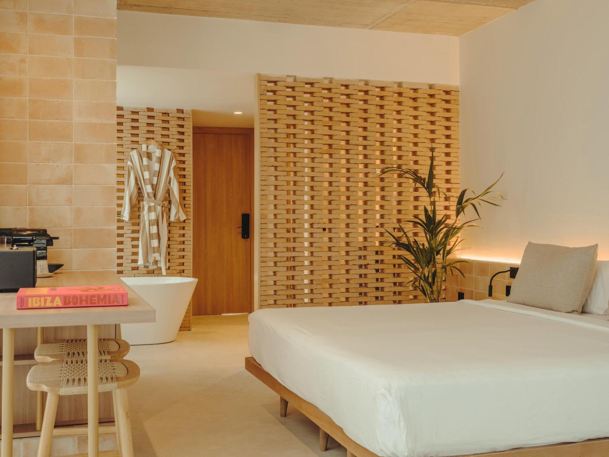 Nomad Junior Suite