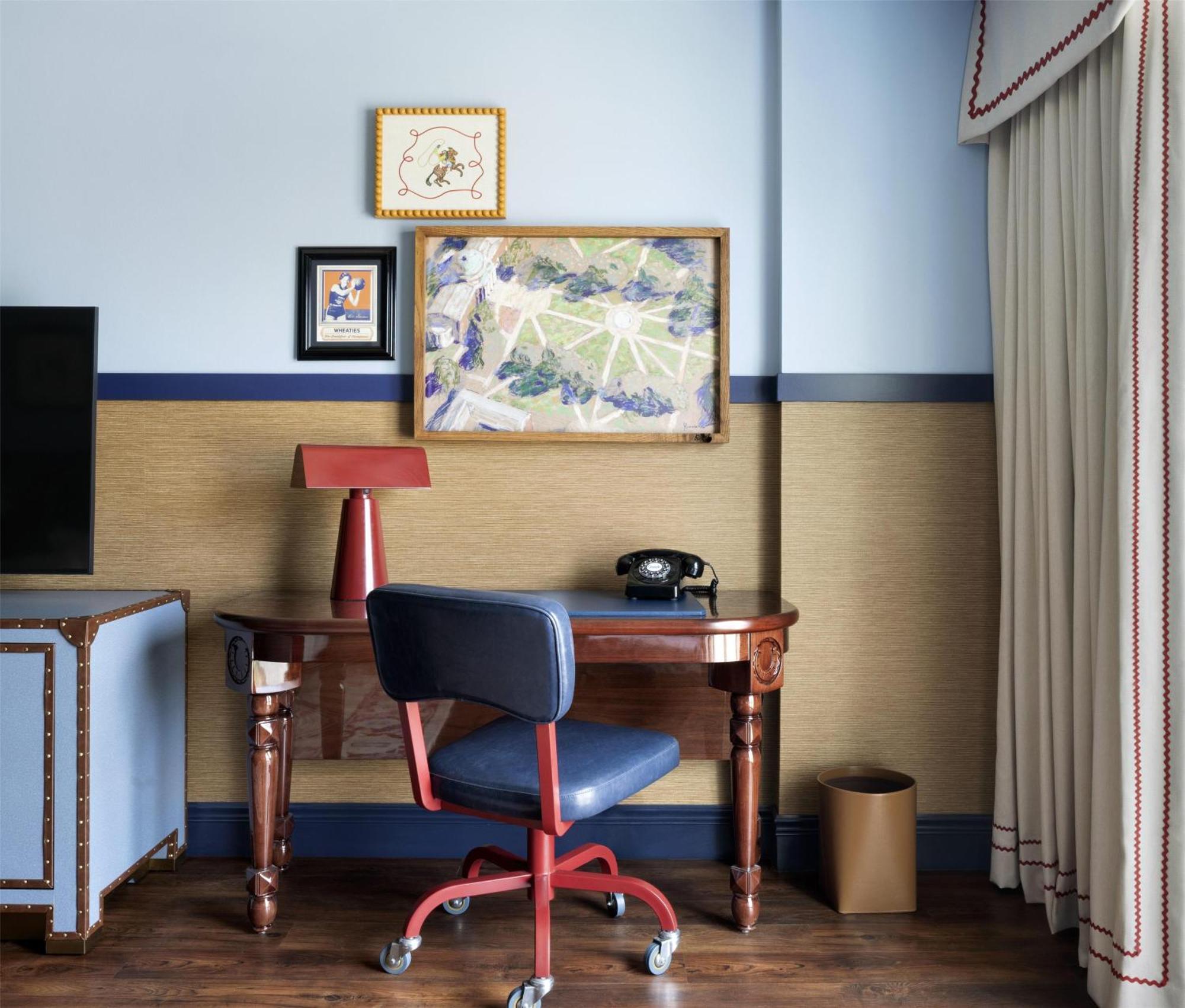 Graduate King Room