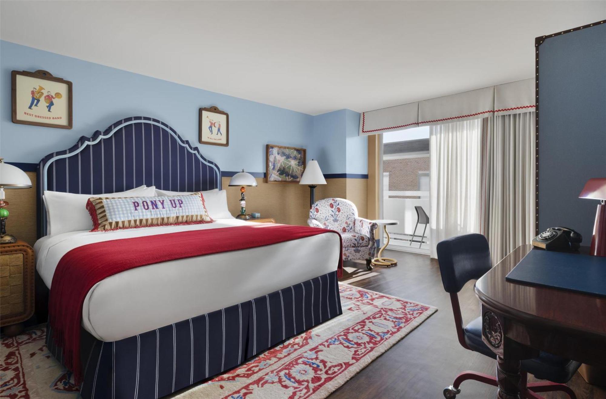 Graduate King Room Balcony
