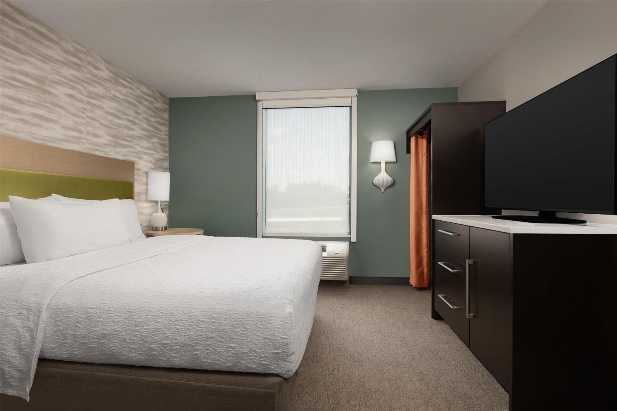 One-Bedroom King Suite Non-Smoking