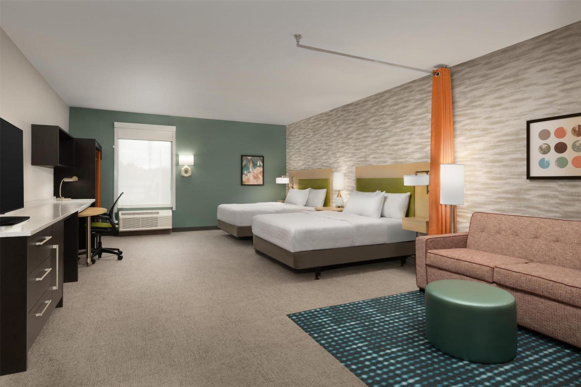 Queen Studio Two Queen Beds Mobility Hearing Access or Non-Smoking