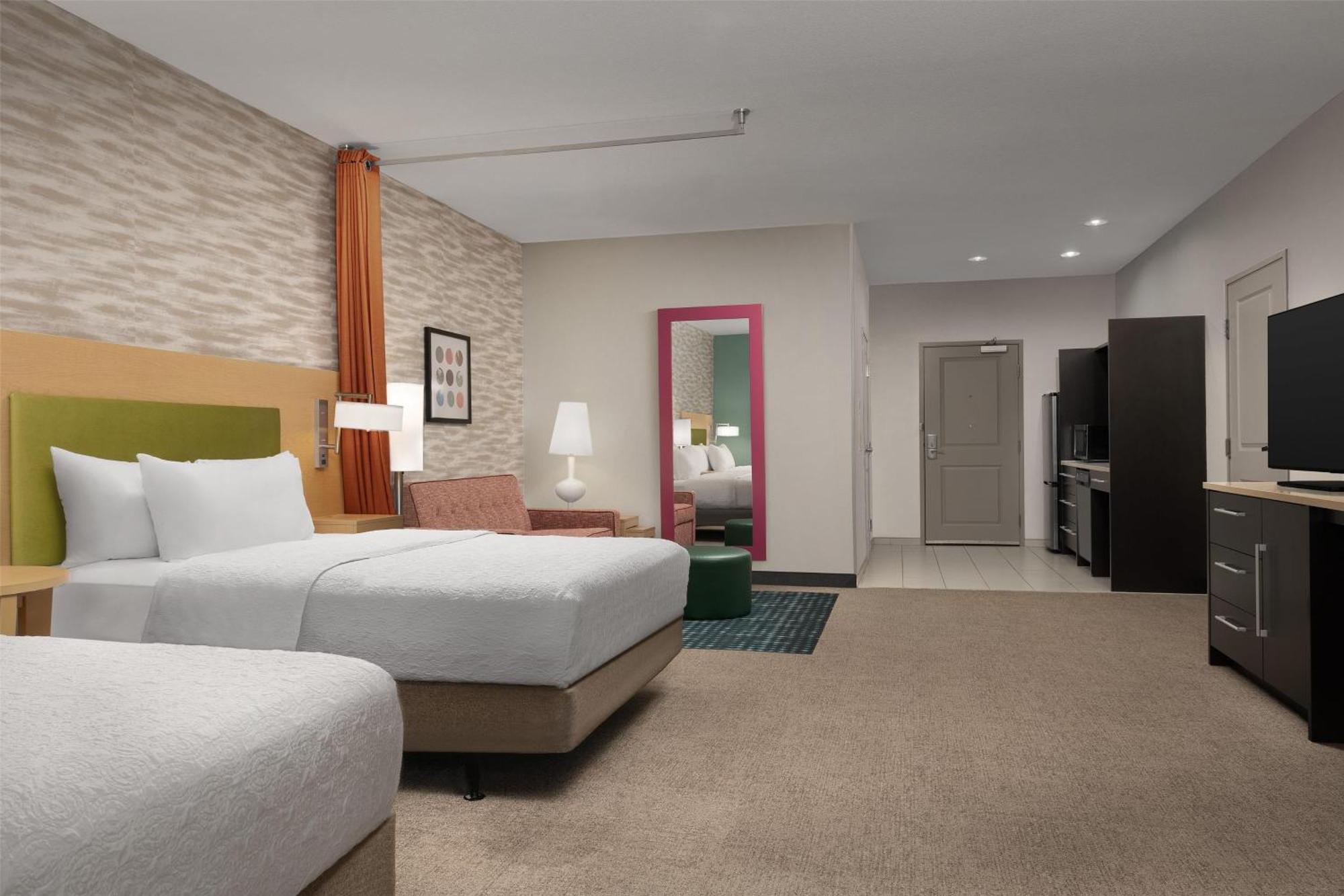 Queen Studio Two Queen Beds Mobility Hearing Access or Non-Smoking