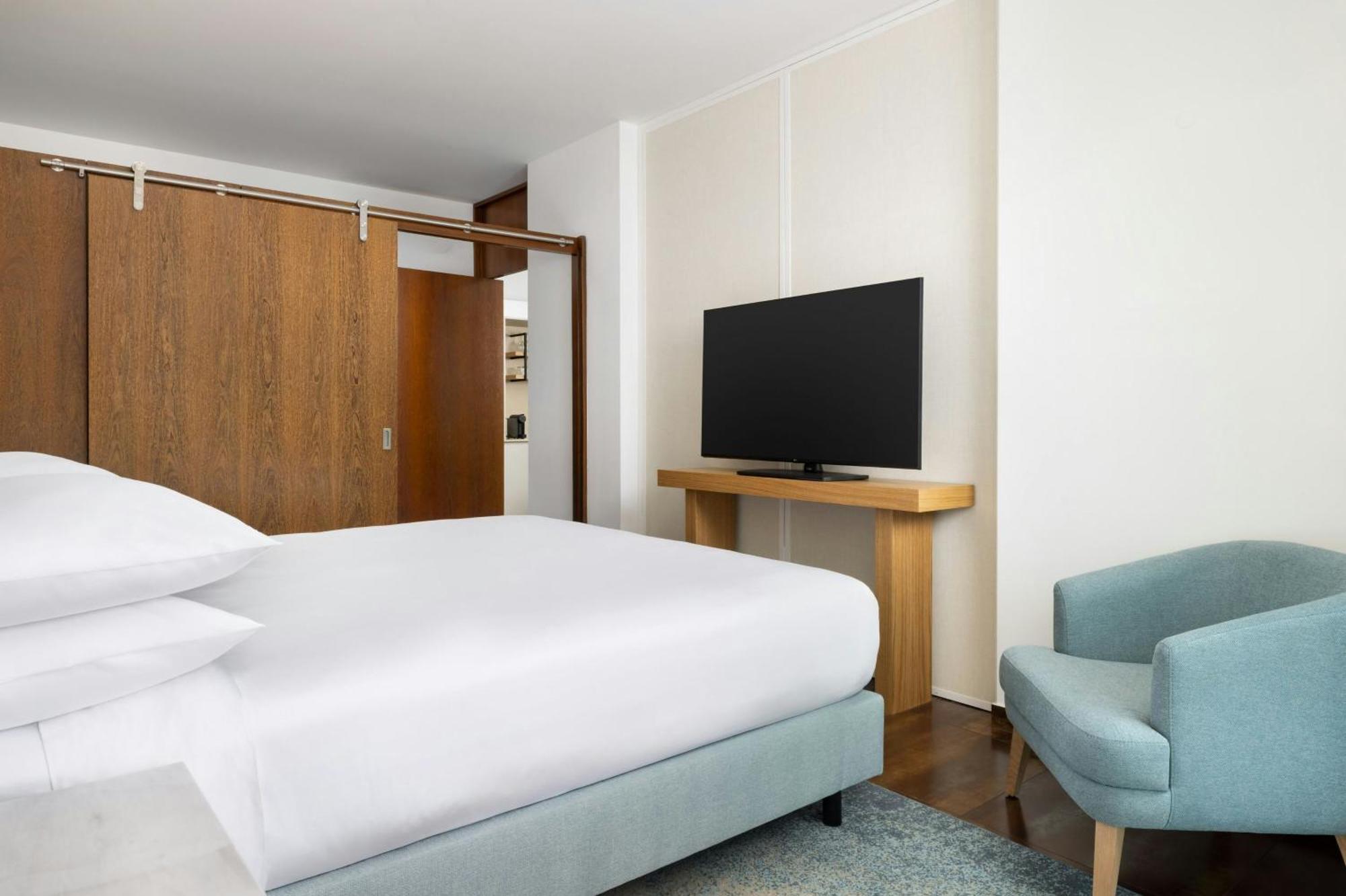 One-Bedroom Suite