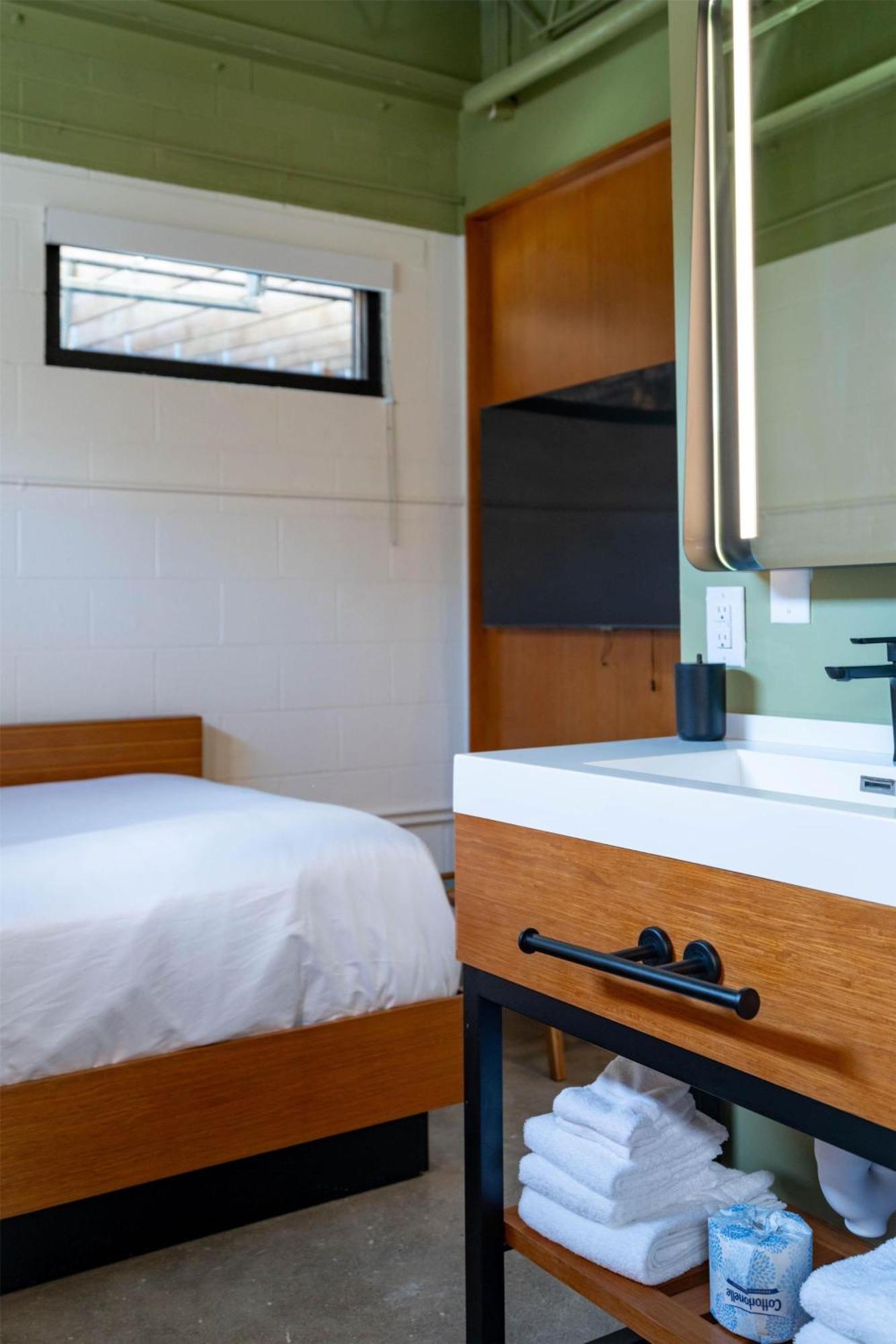 Room One Single One Full Size Bed