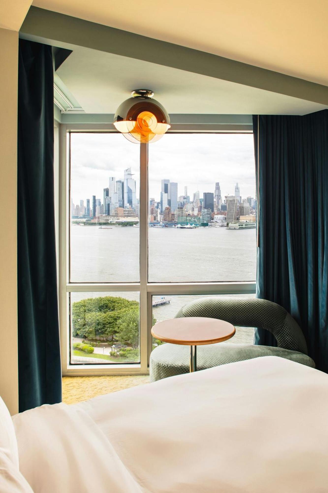 Kamer met Queensize Bed en Uitzicht op Hudson