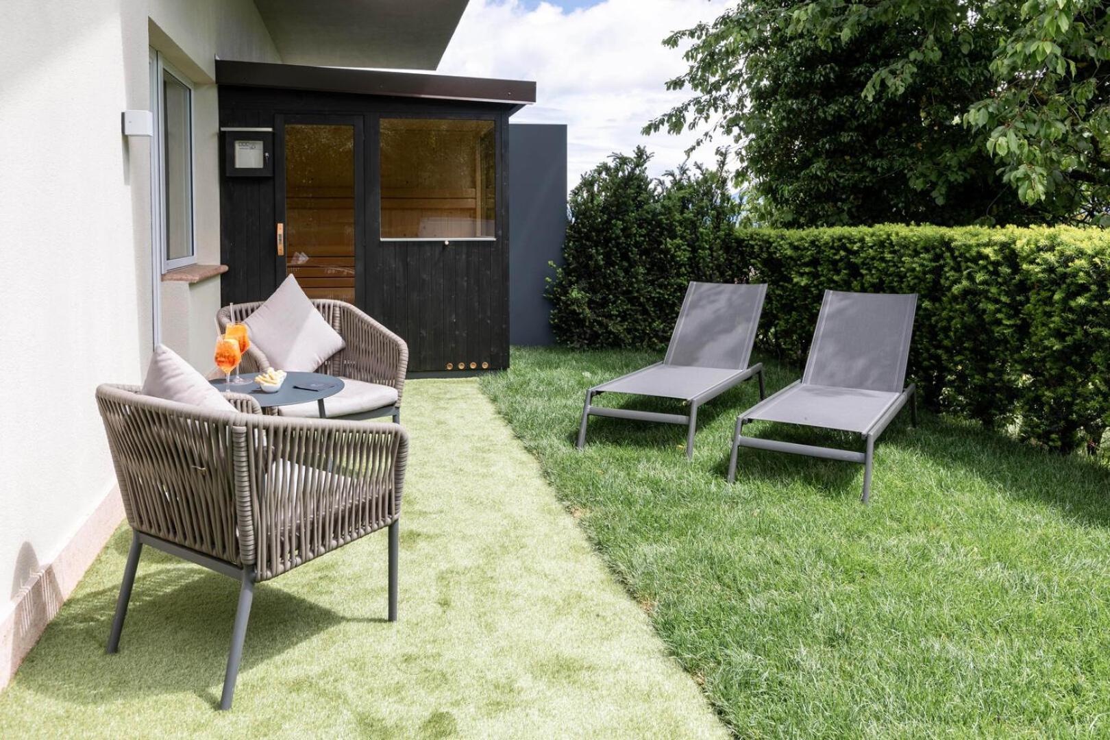 King Room Garden View