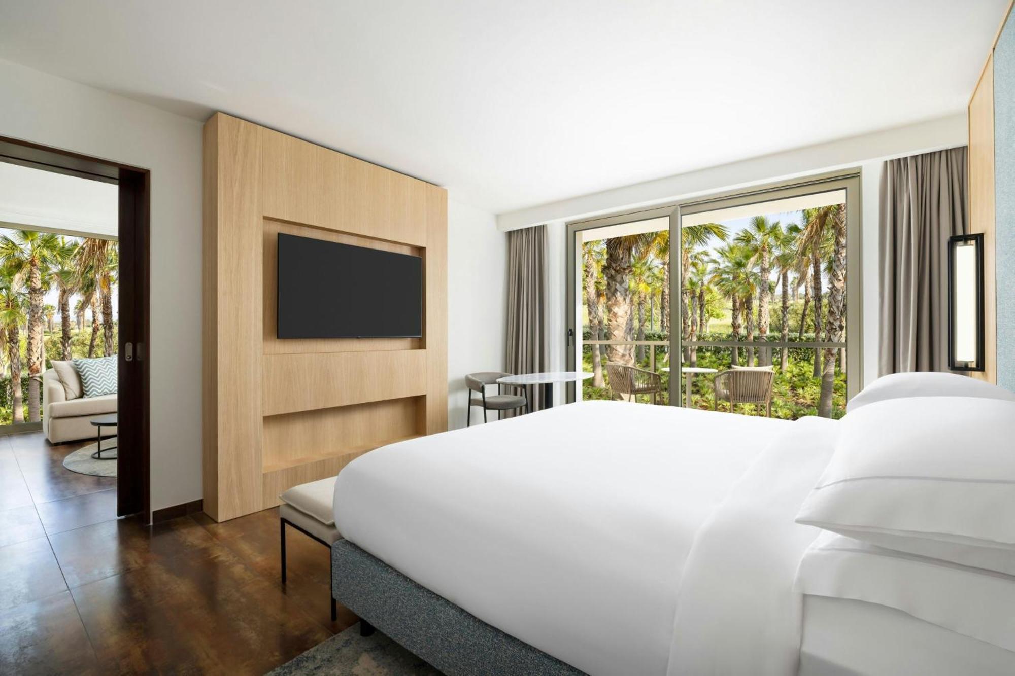 One-Bedroom King Suite Sofa Bed Balcony Resort View Club Lounge Access