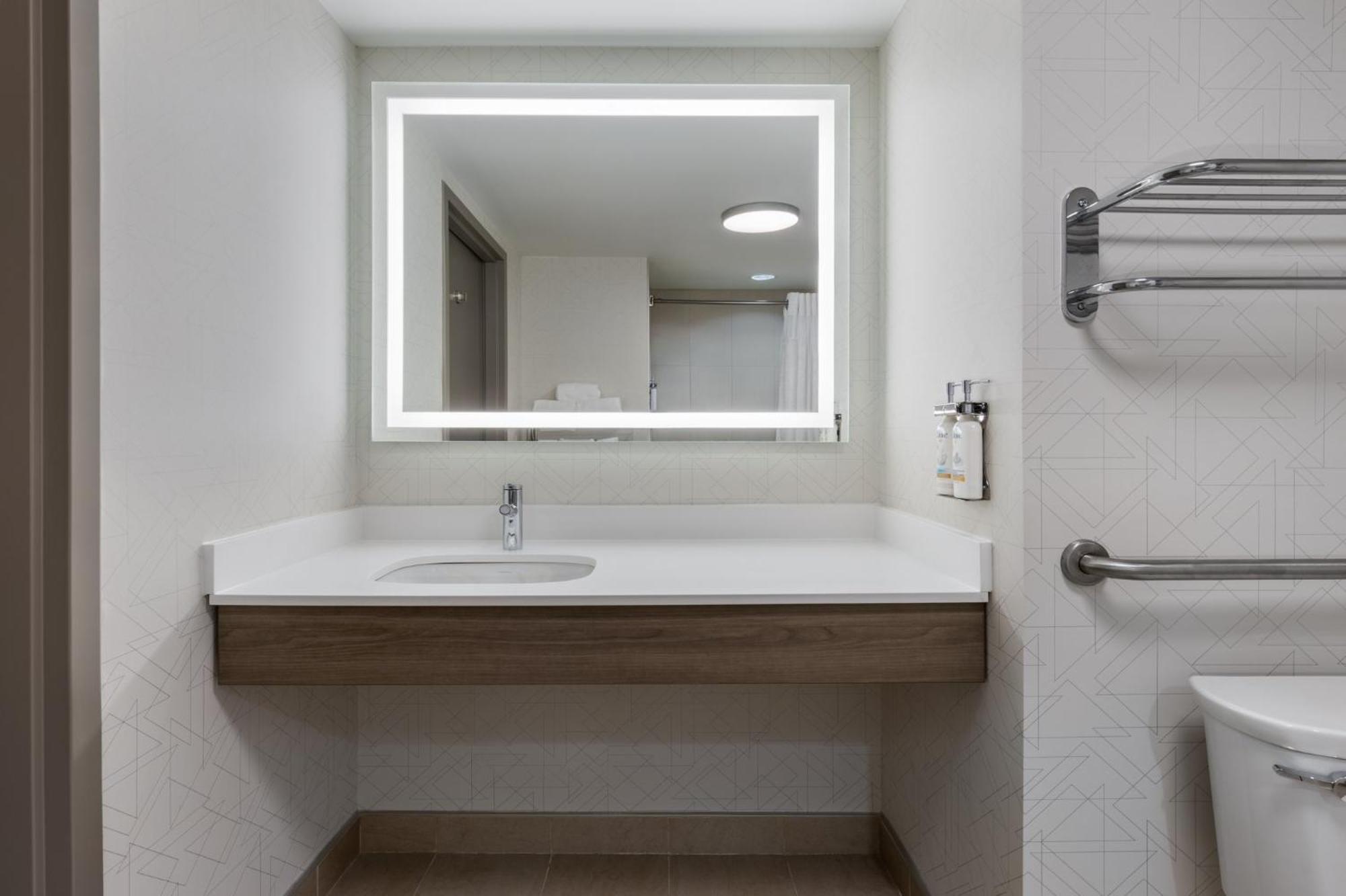 King Room Mobility Access or Hearing Accessible