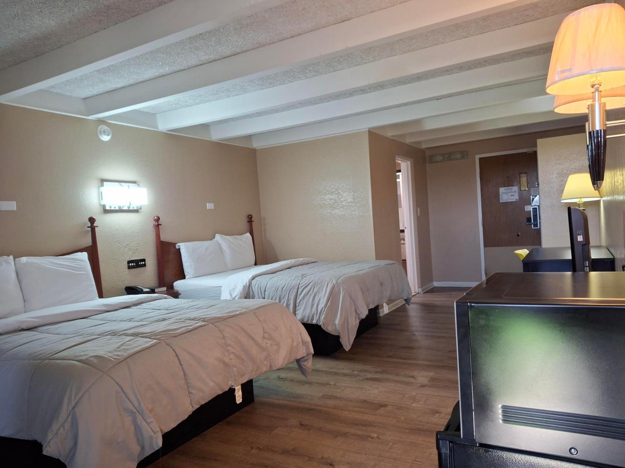 Queen Room Two Queen Beds