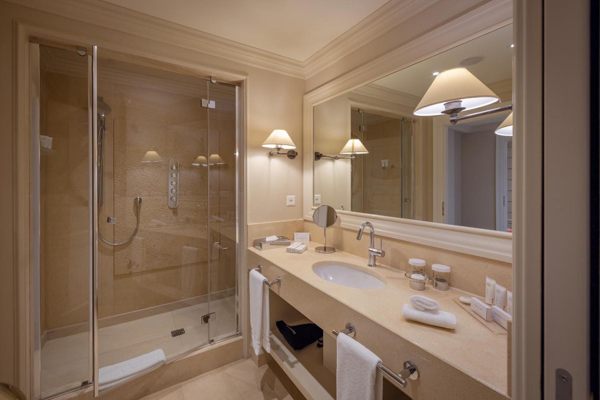 Deluxe Suite Spa Access