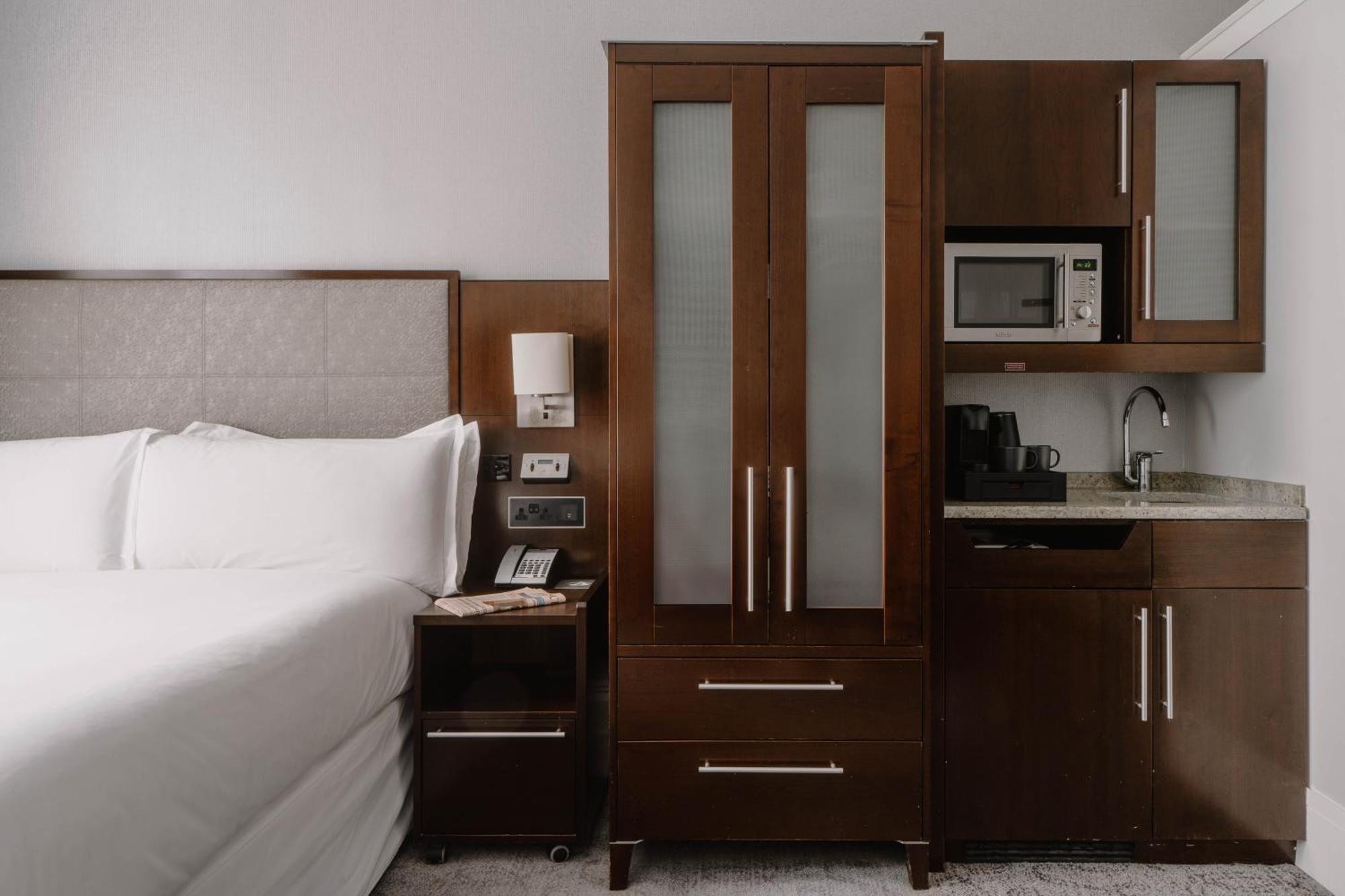 One-Bedroom Suite Kitchenette