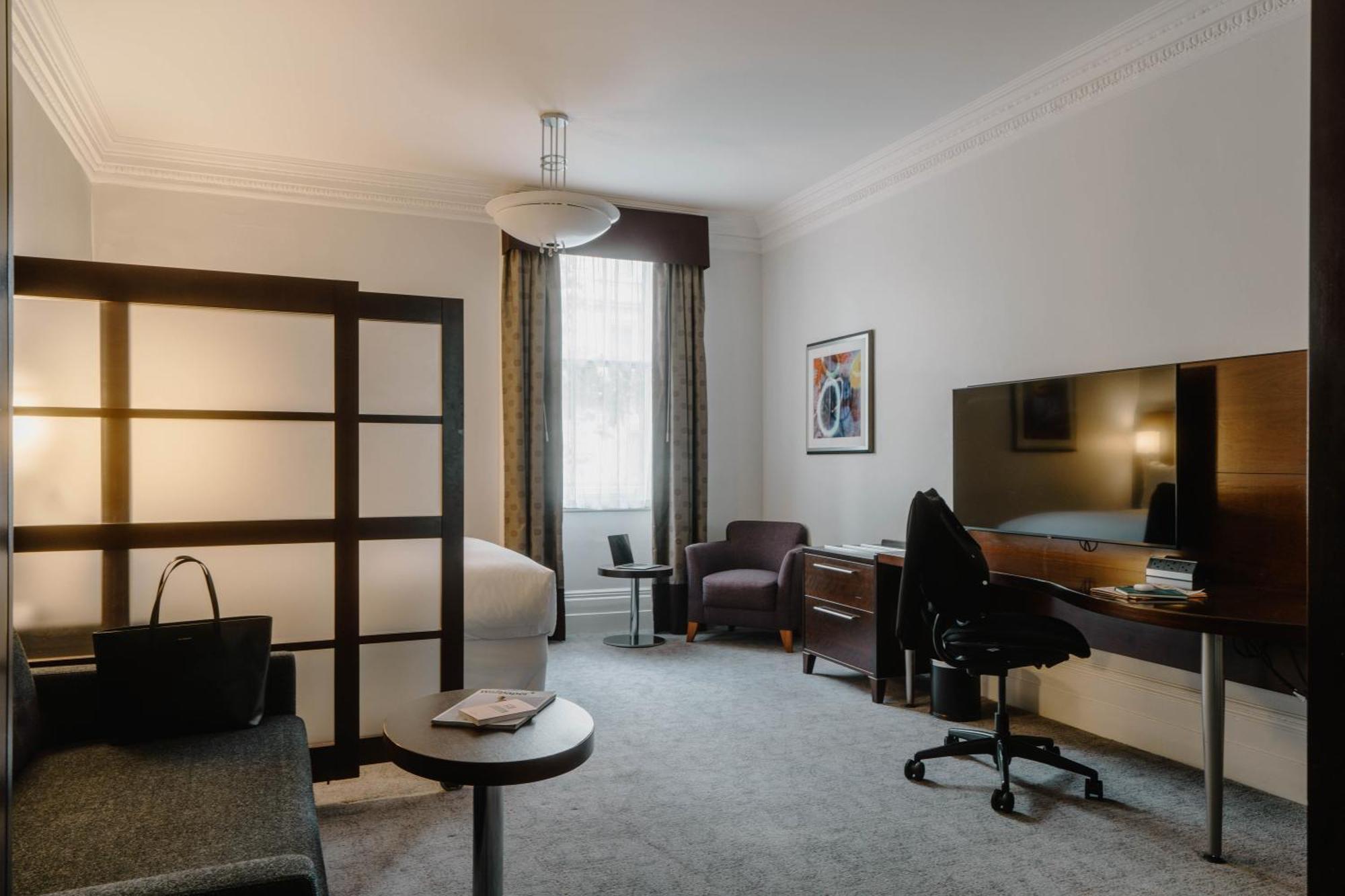 One-Bedroom Suite Kitchenette