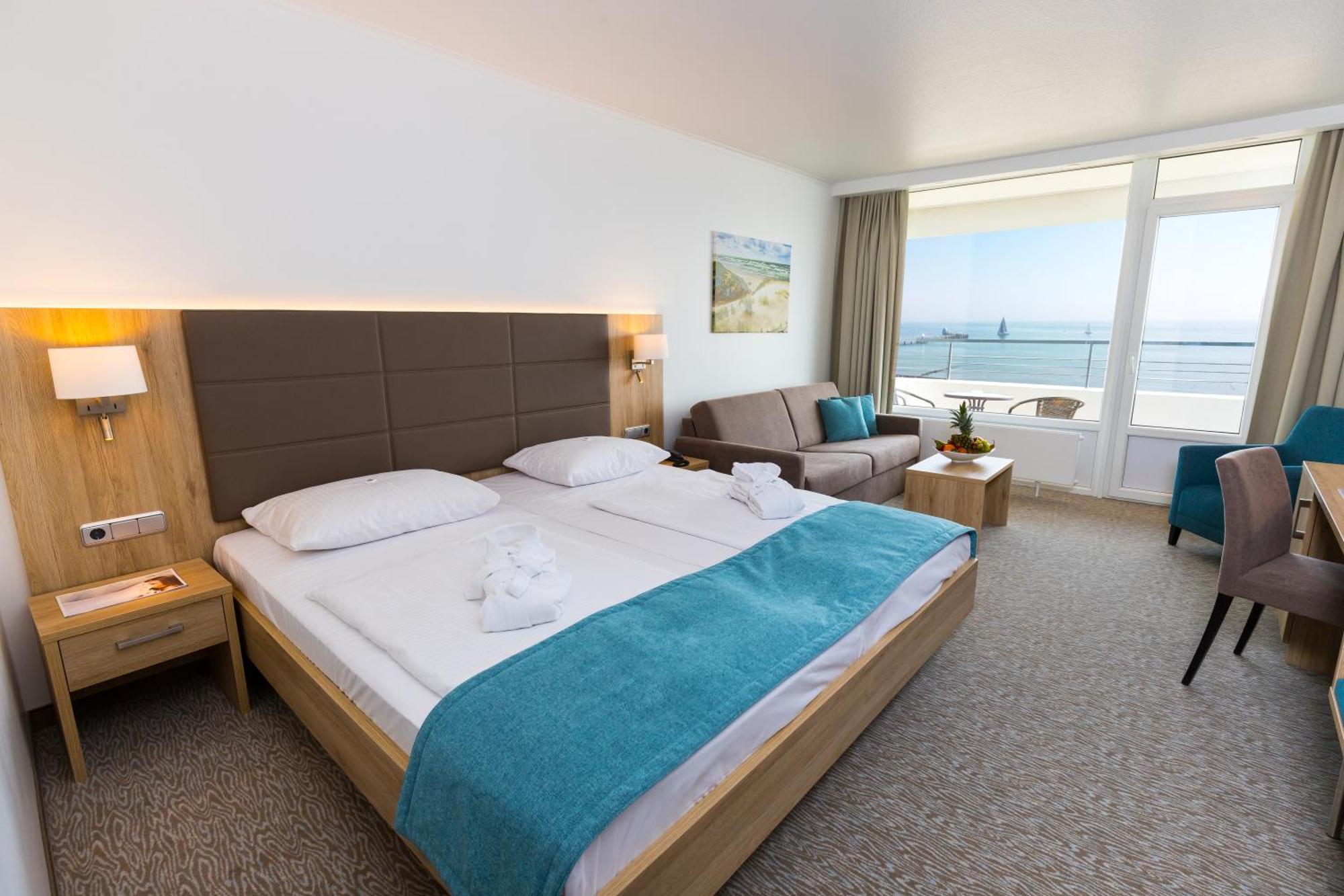 Doppelzimmer mit Panoramablick auf das Meer