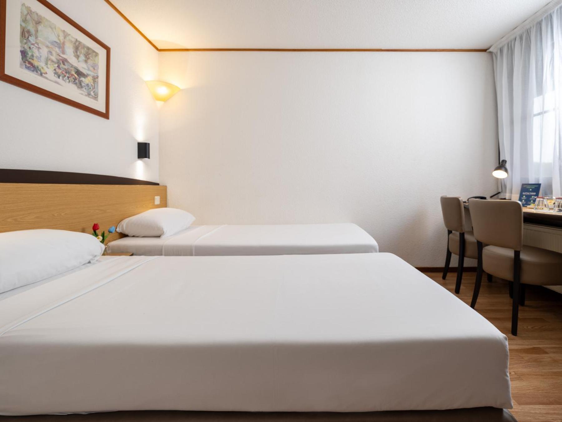 Twin Room,1697782688:JPEG