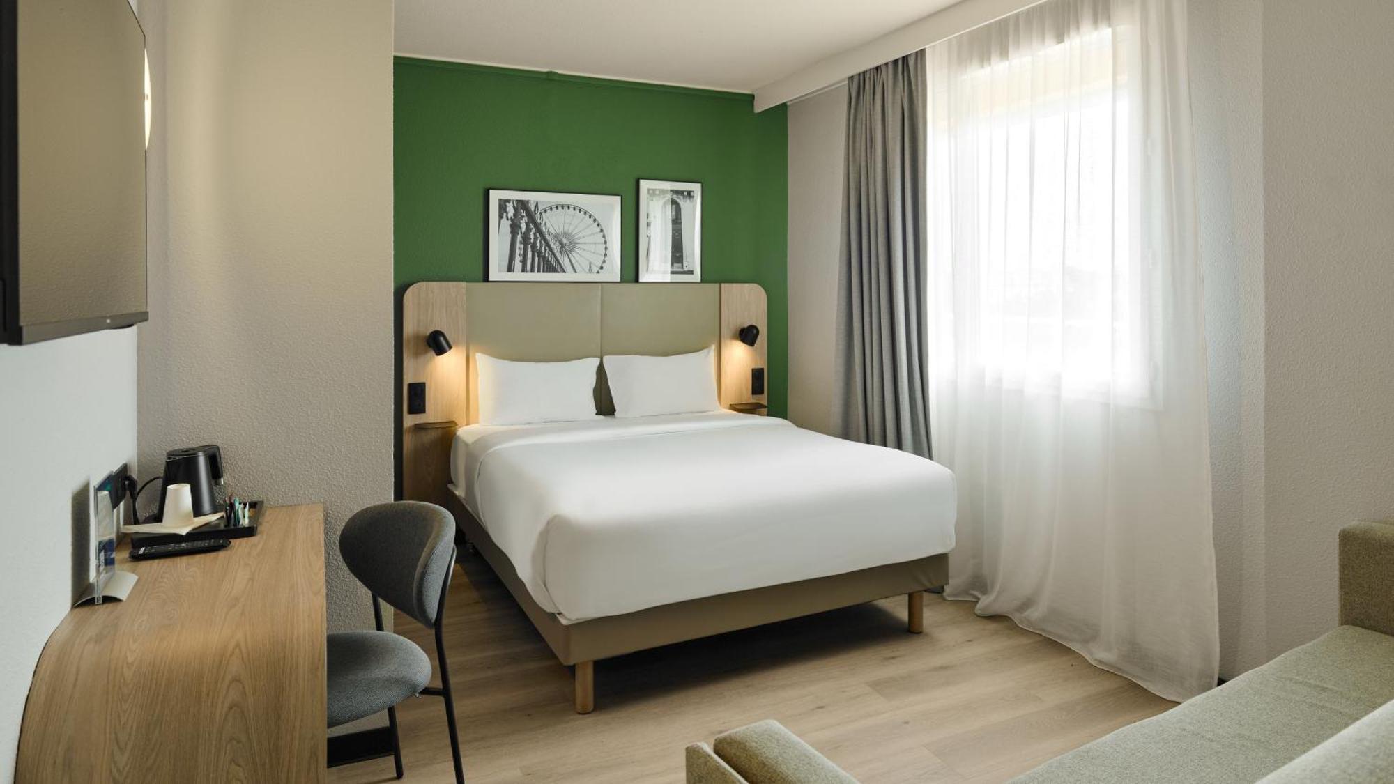 Standard Room 1 Queen Bed 1 Sofa Bunk Bed