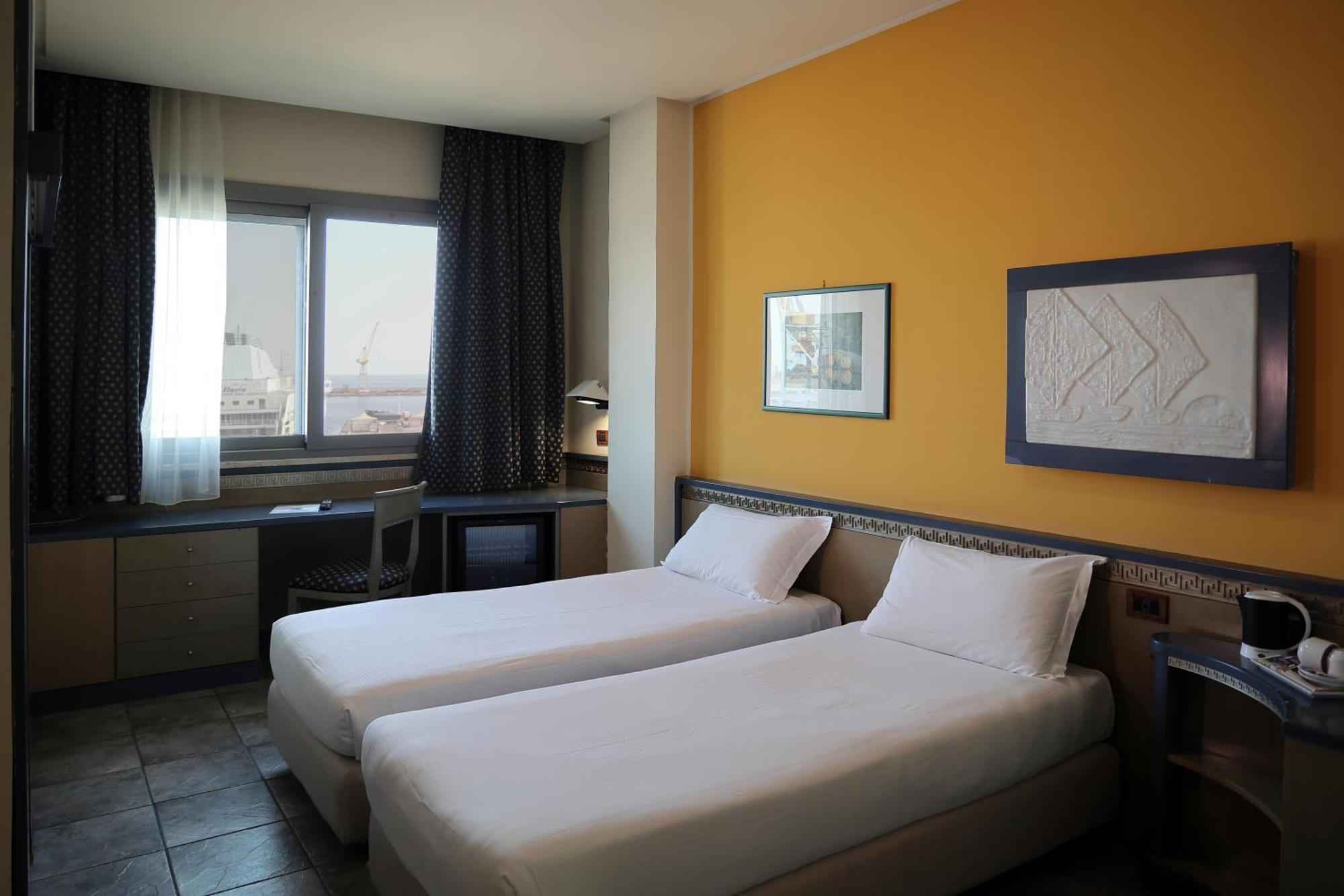 Standard Twin Room Harbour View