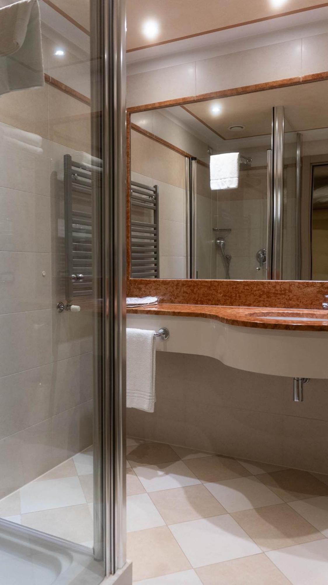 Double Room Covered Private