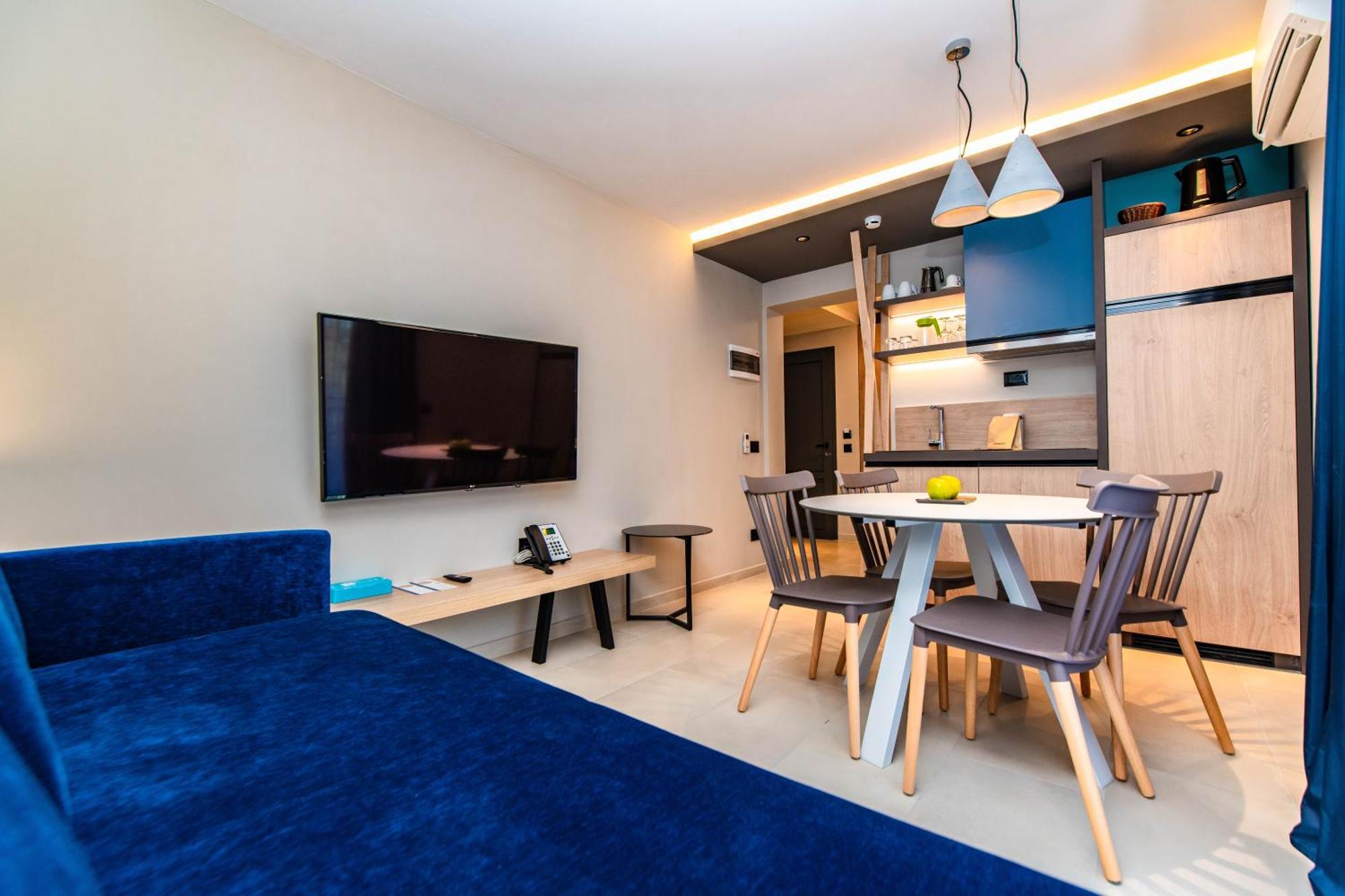 Studio Apartment