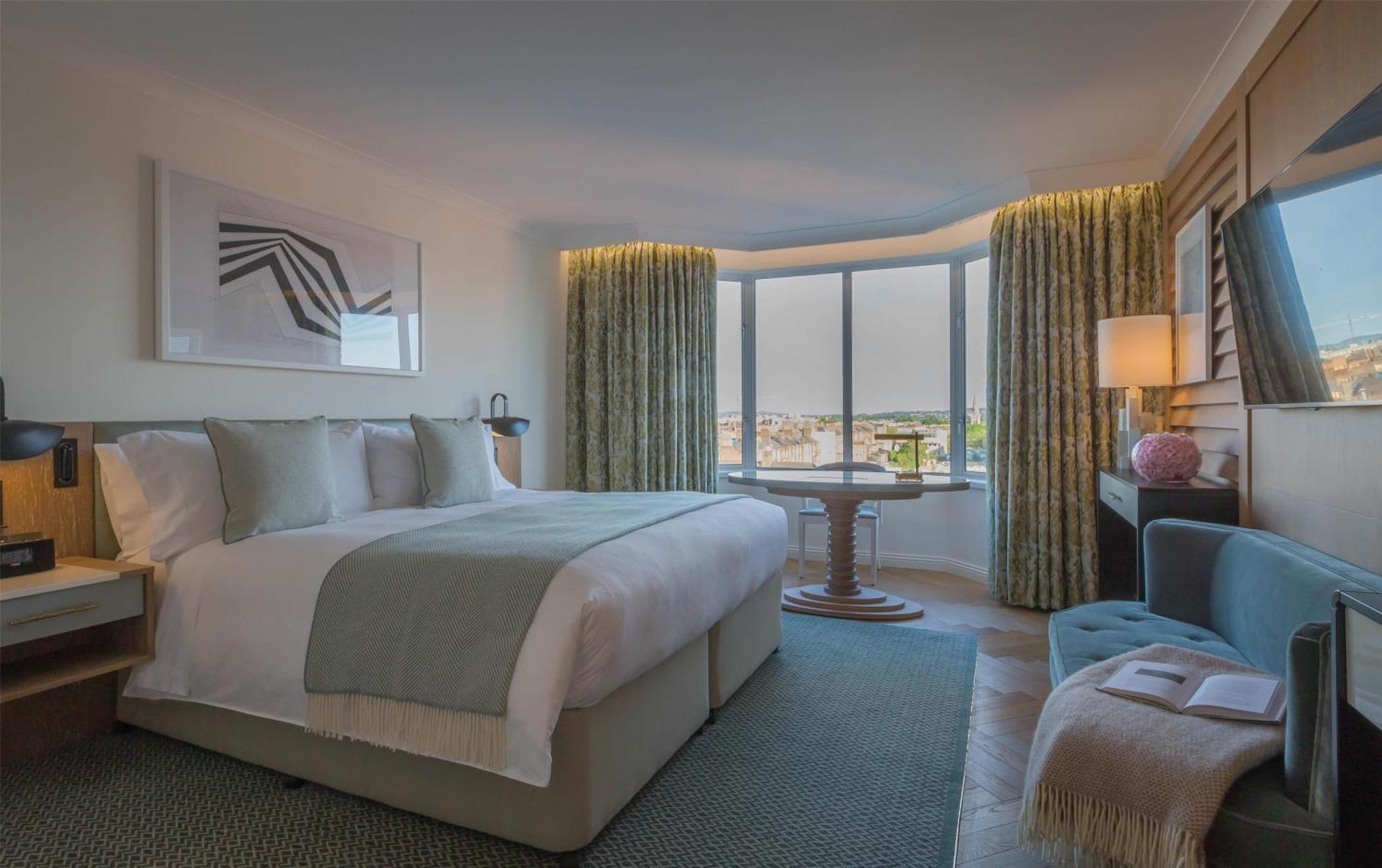 Premier King Room View