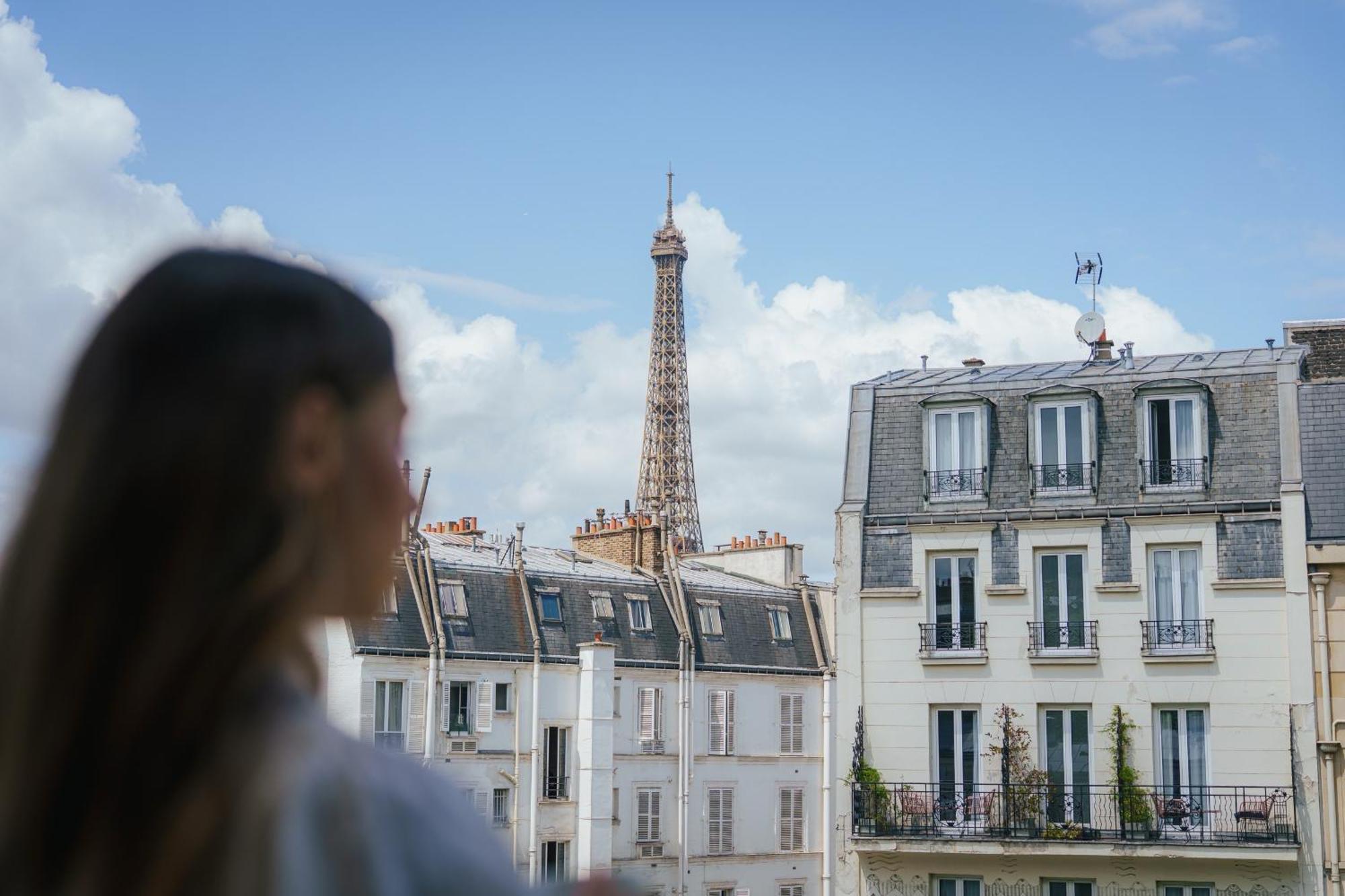 Classic Double Room Eiffel Tower View