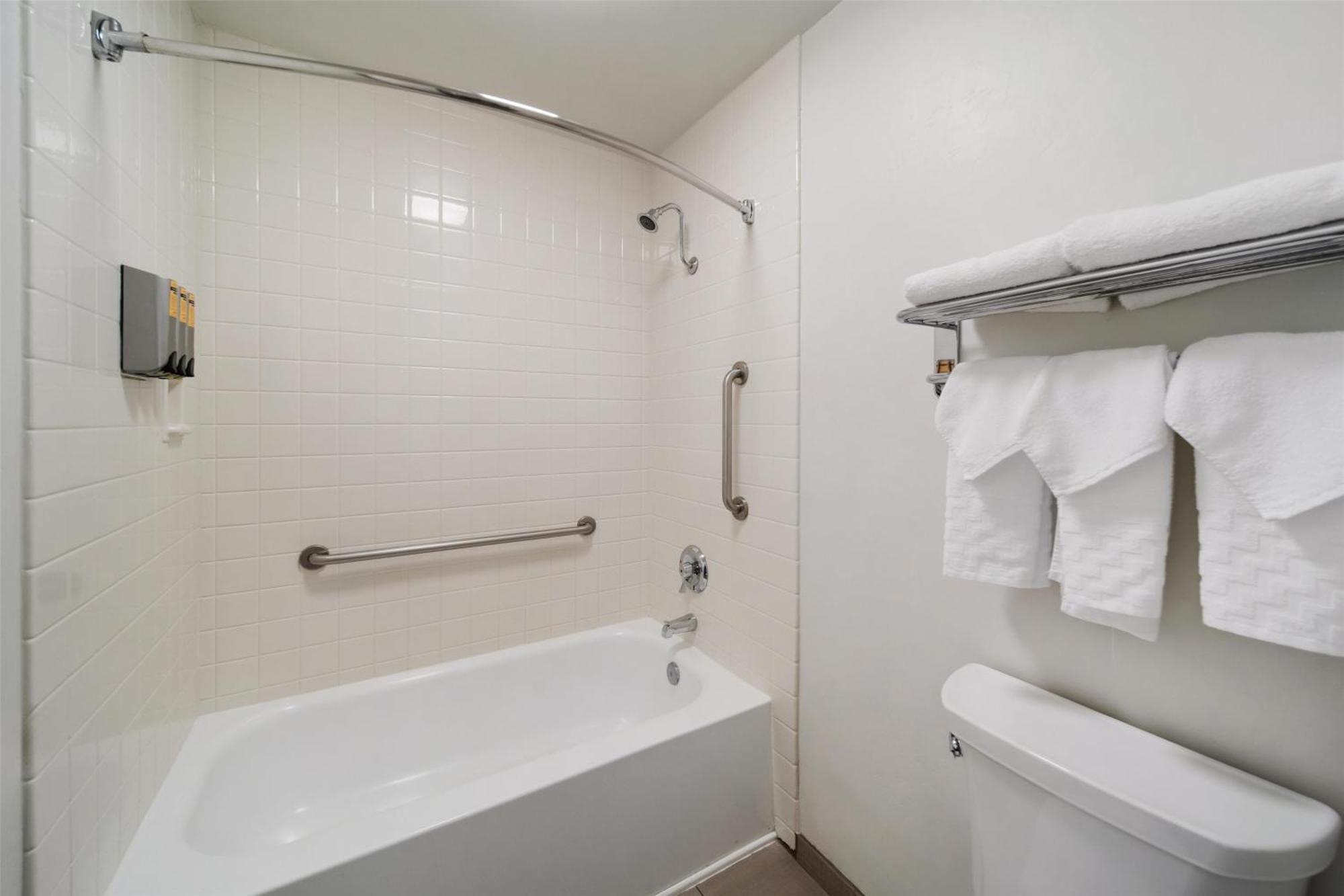 Queen Room Two Queen Beds Pet Friendly or Non-Smoking