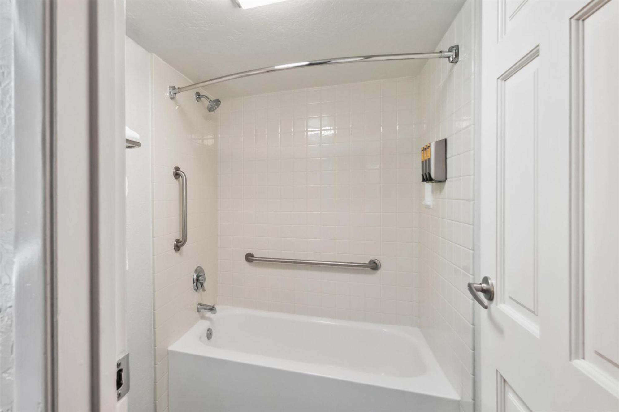 Queen Room Two Queen Beds Pet Friendly or Non-Smoking