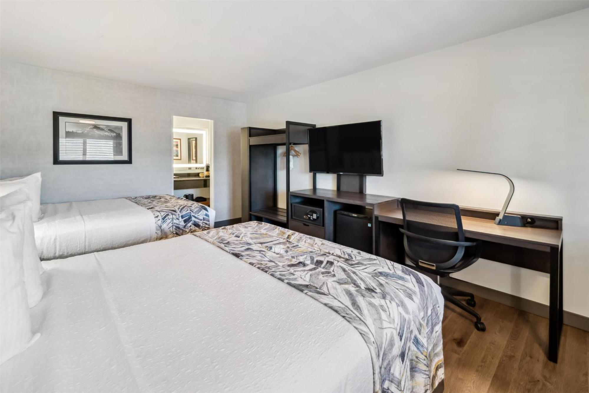 Queen Room Two Queen Beds Pet Friendly or Non-Smoking