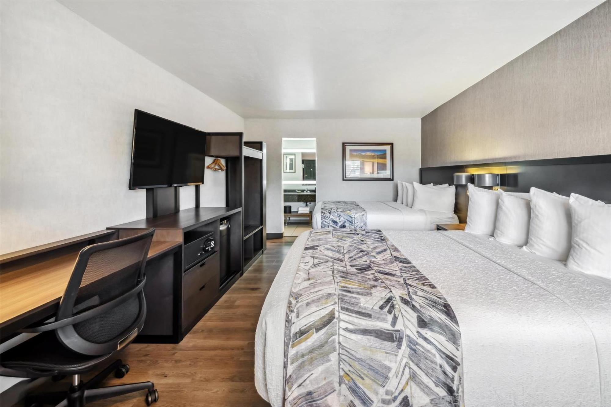 Queen Room Two Queen Beds Pet Friendly or Non-Smoking