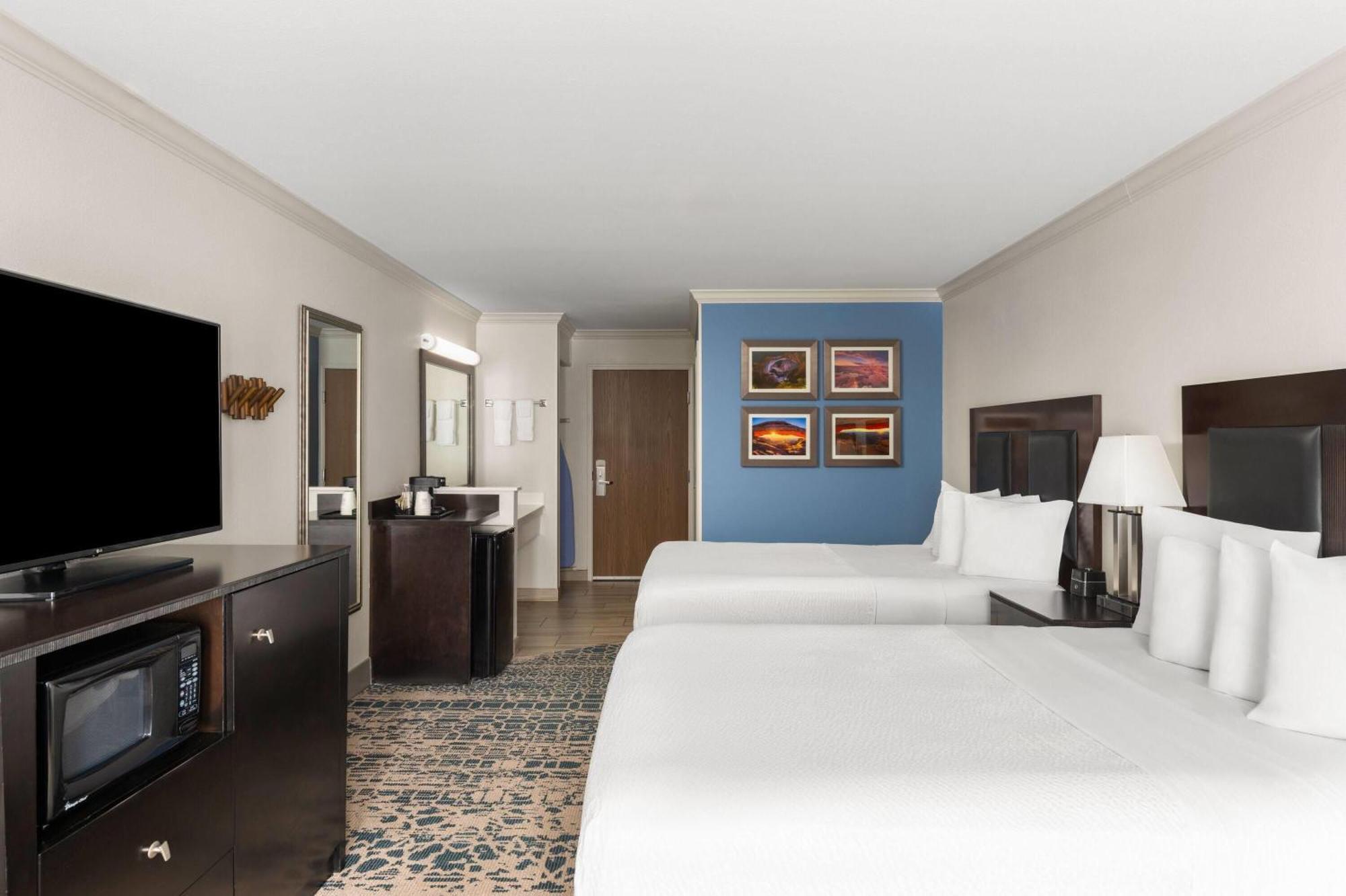 Deluxe Queen Room Two Queen Beds