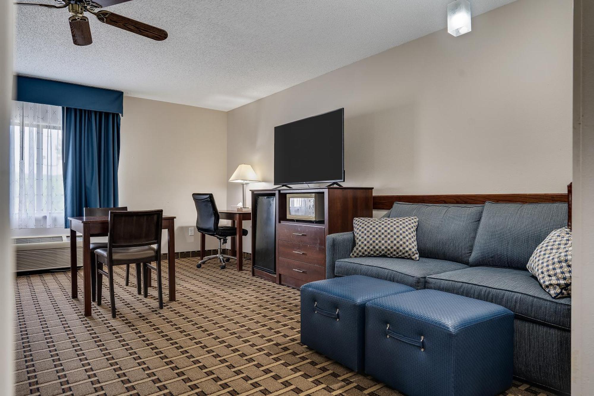 Studio Suite Two Queen Beds Non-Smoking