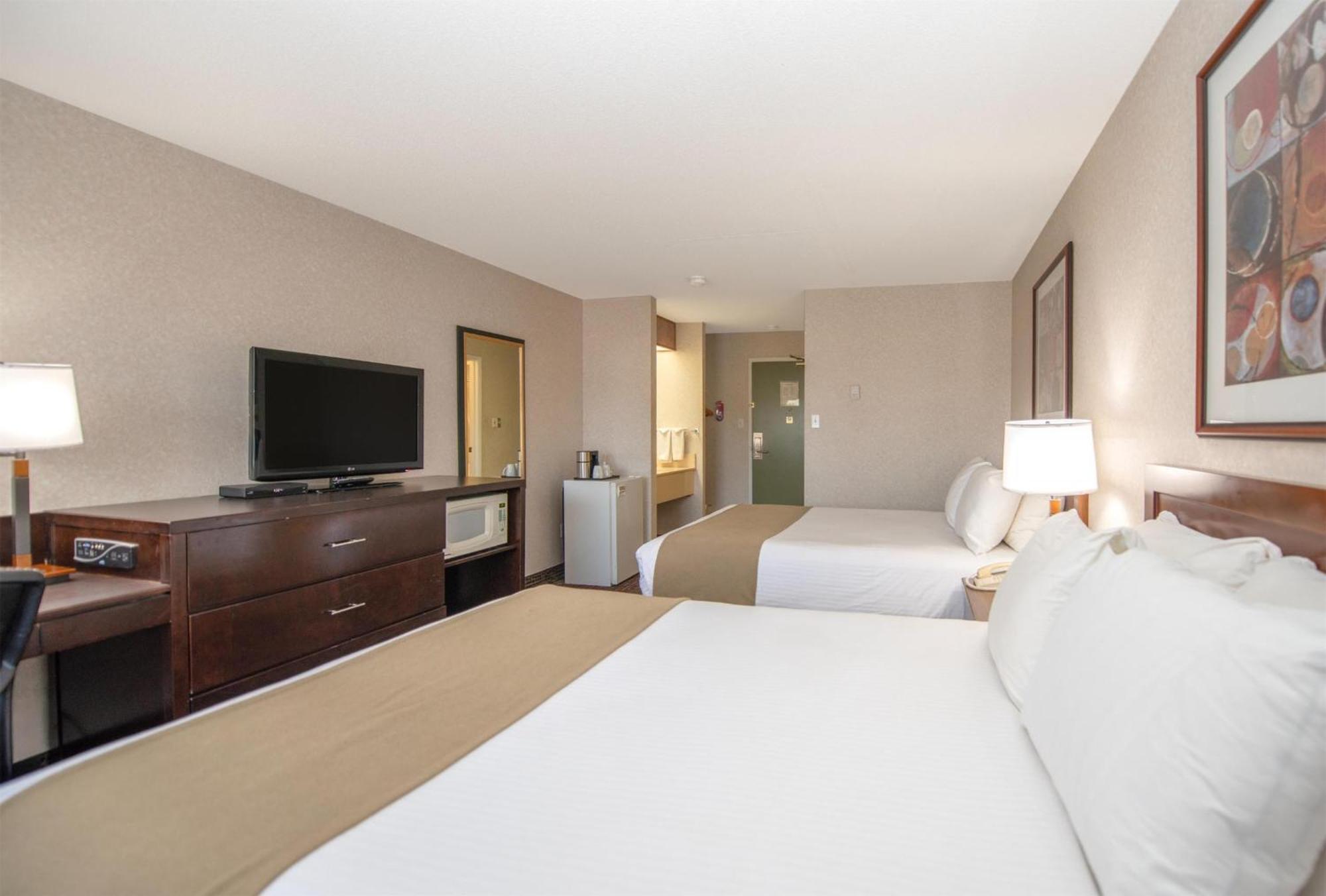 Queen Room Two Queen Beds Non-Smoking