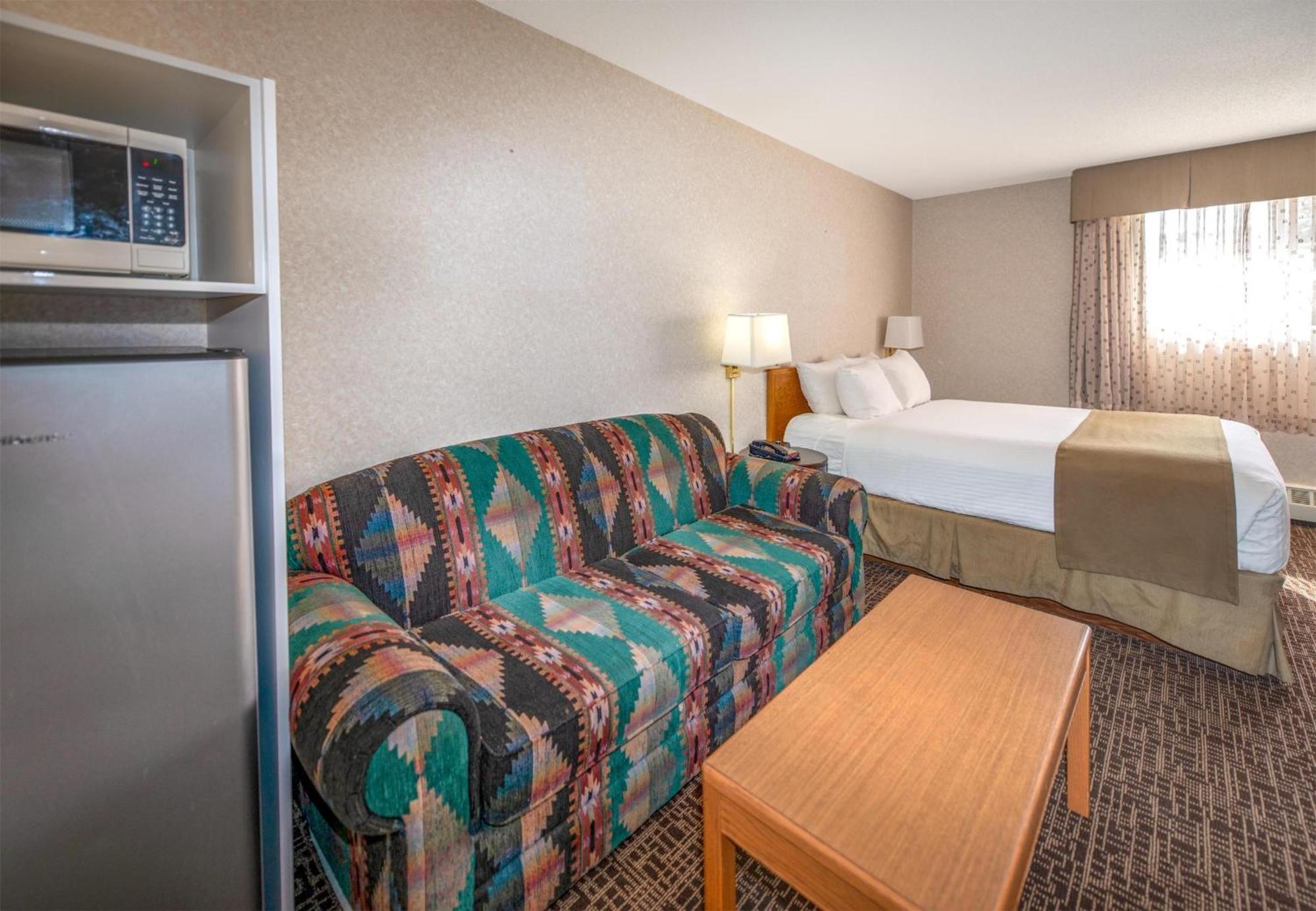 Deluxe Queen Room