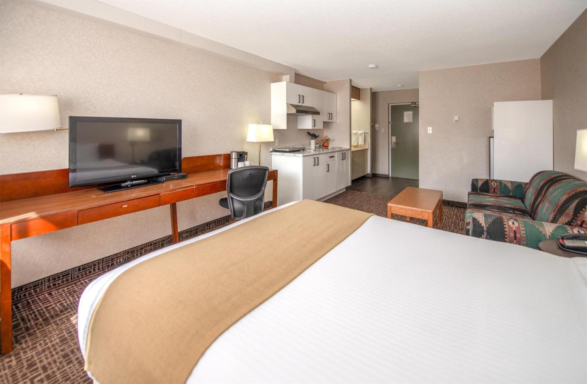 Deluxe Queen Room