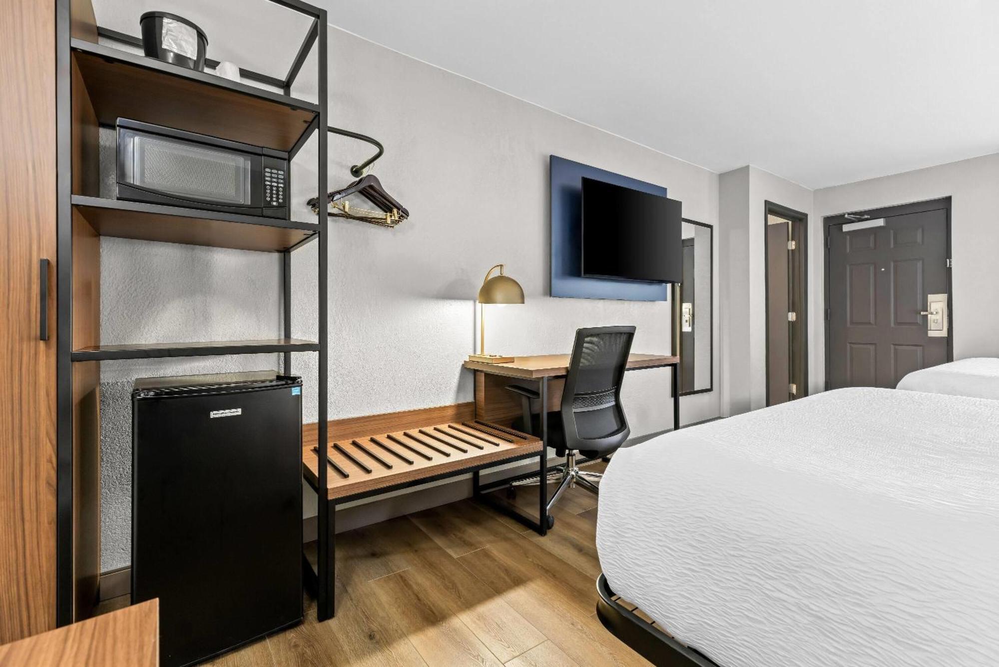 Queen Room Two Queen Beds