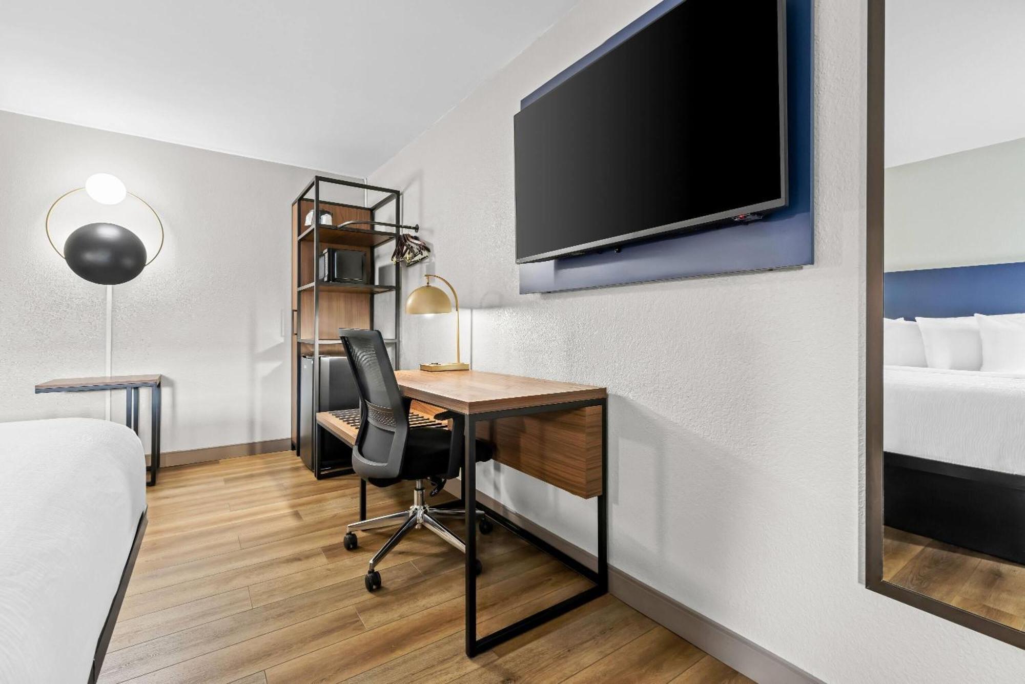 Premier King Room Non-Smoking