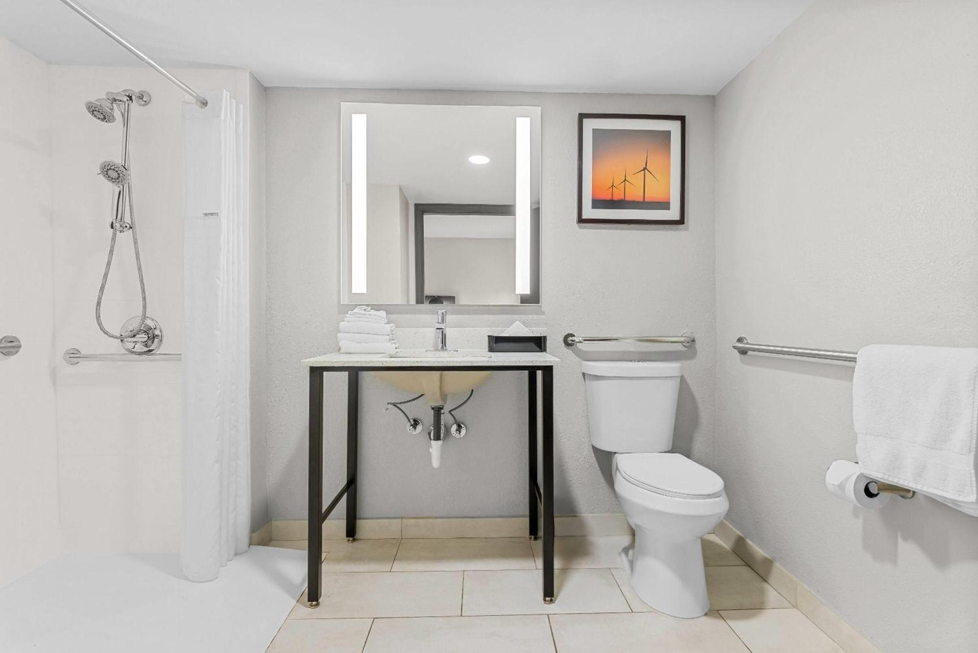 King Room Roll Shower Mobility Access or Non-Smoking