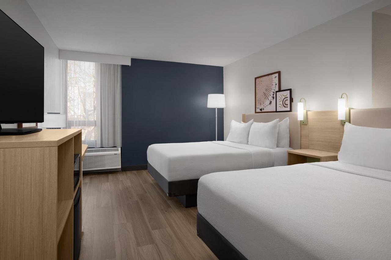Queen Room Two Queen Beds