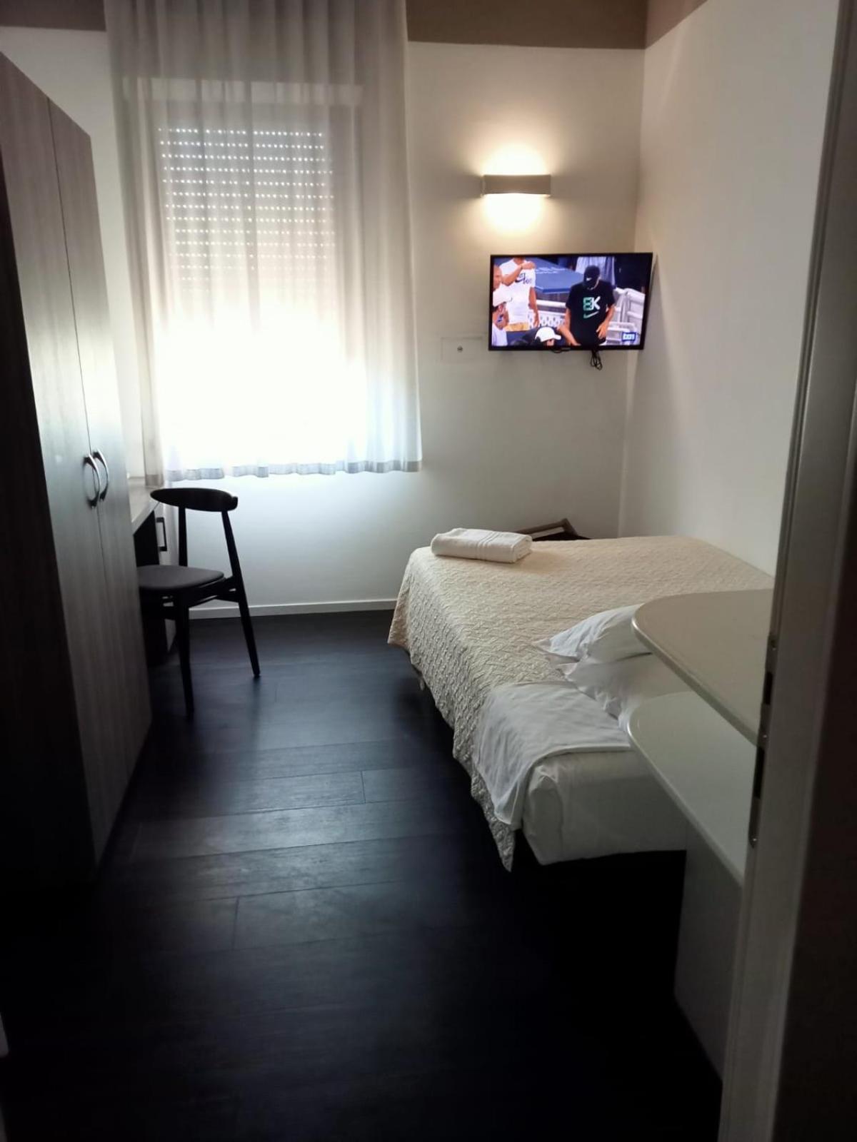 Large Single Room