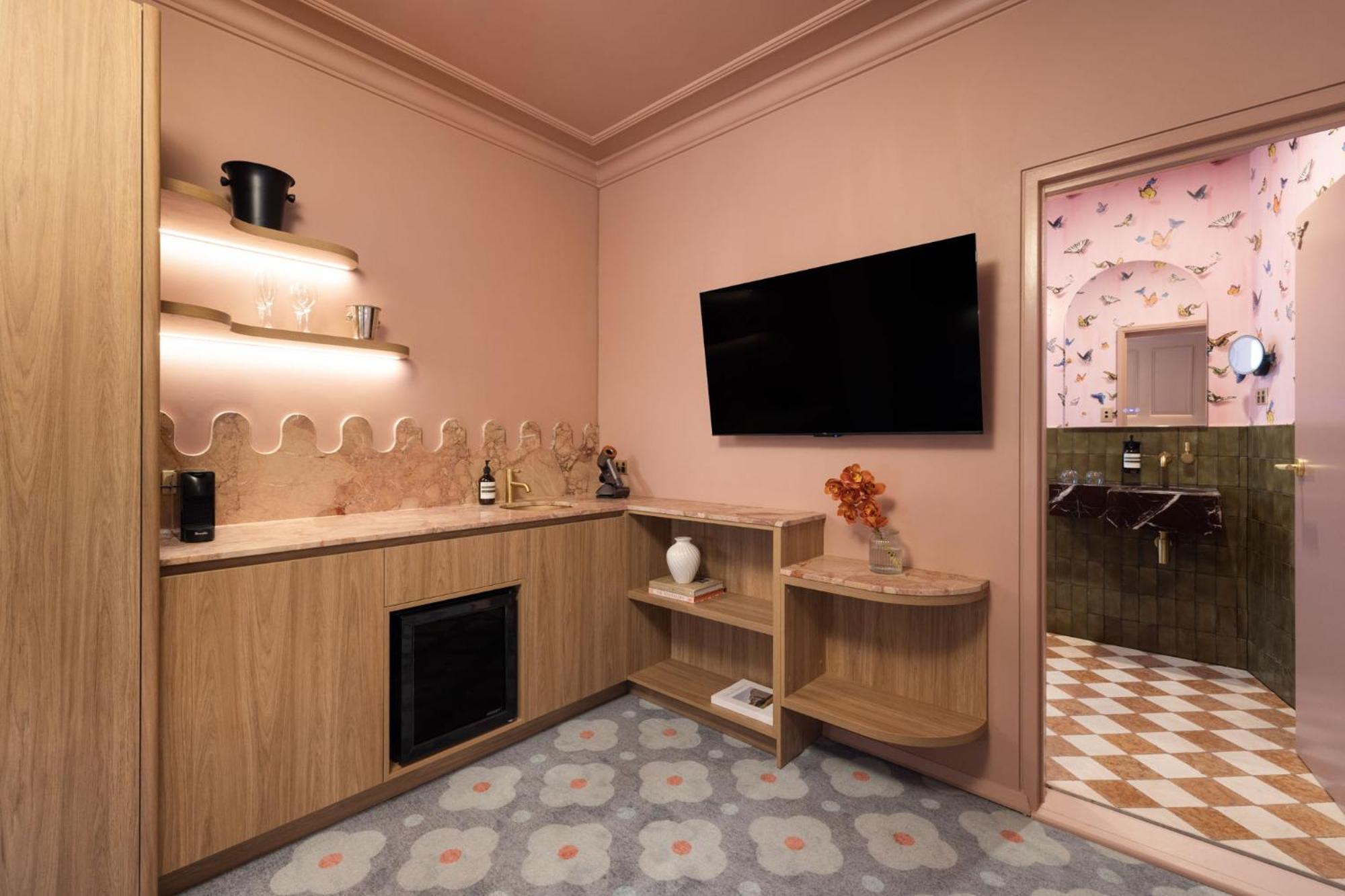 Premium King Room