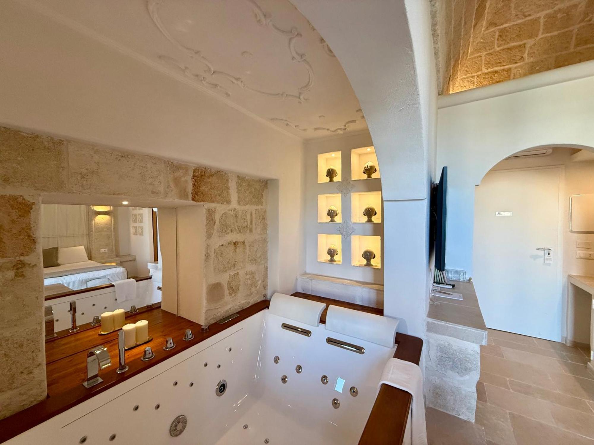 Queen Room Spa Bath