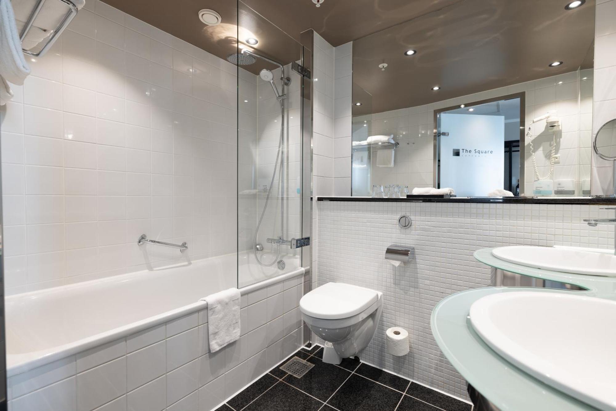 Executive Deluxe Kamer met kingsize bed en toegang tot de lounge