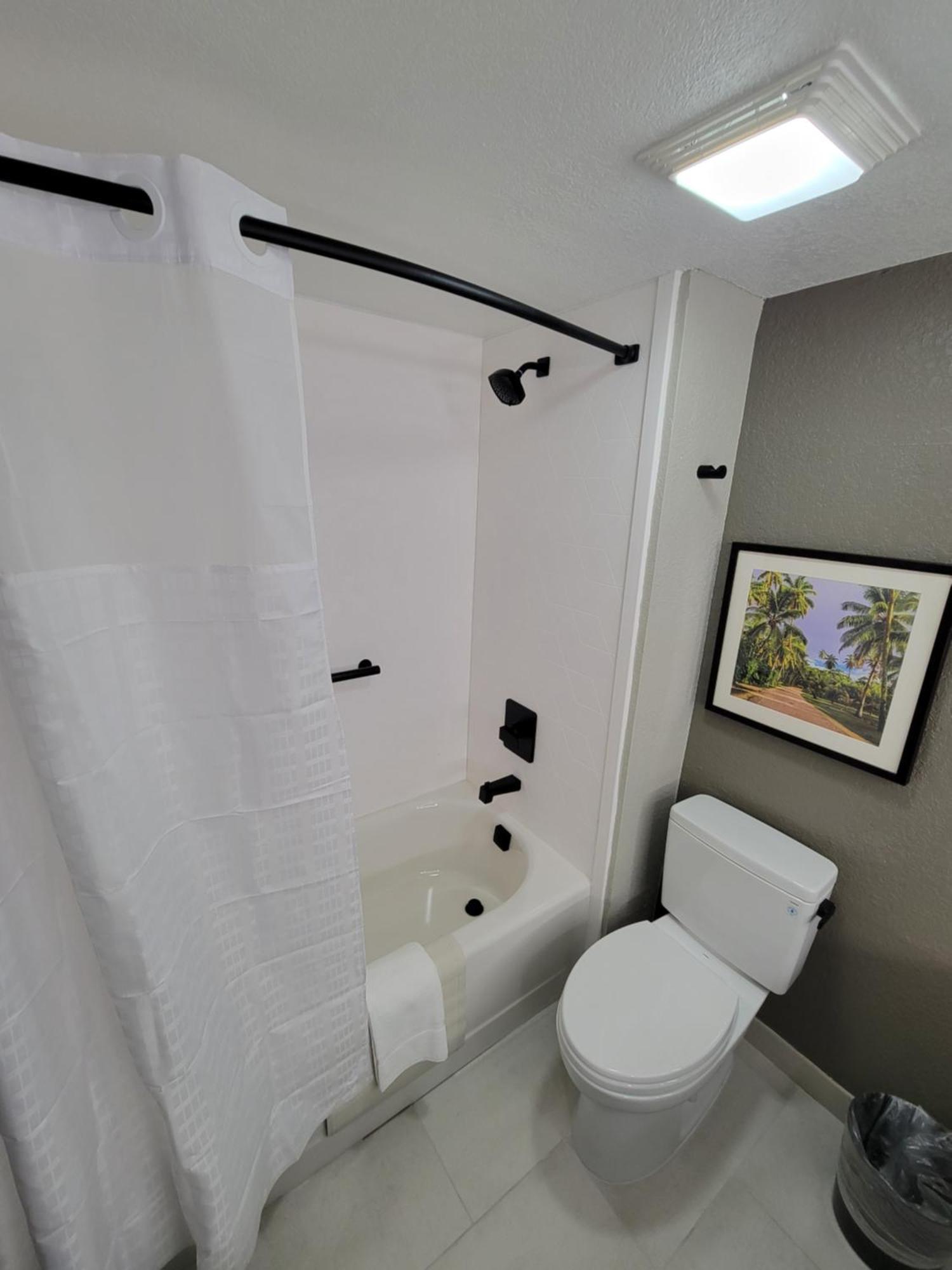 Deluxe King Room No Resort Fee