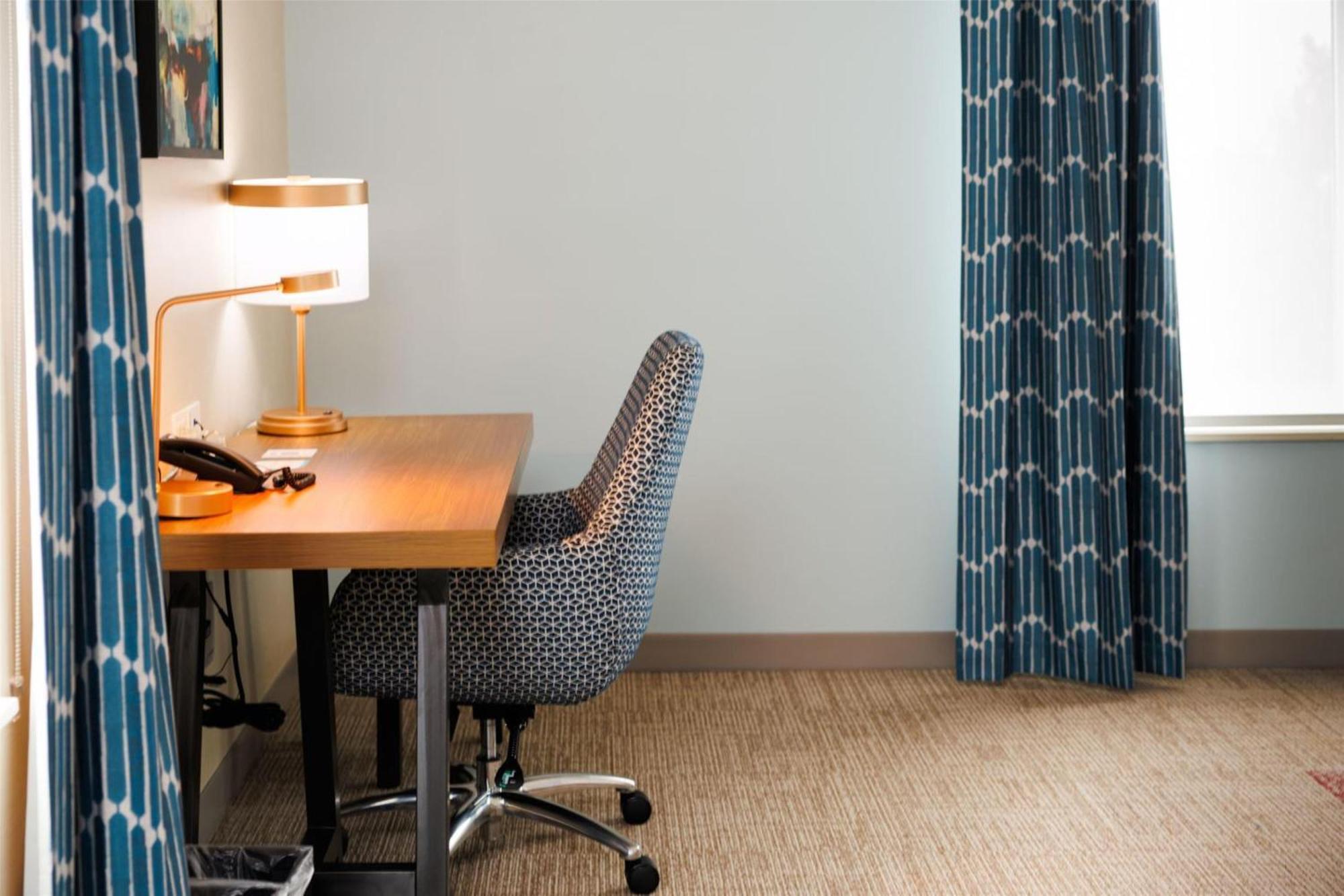 Corner King Suite