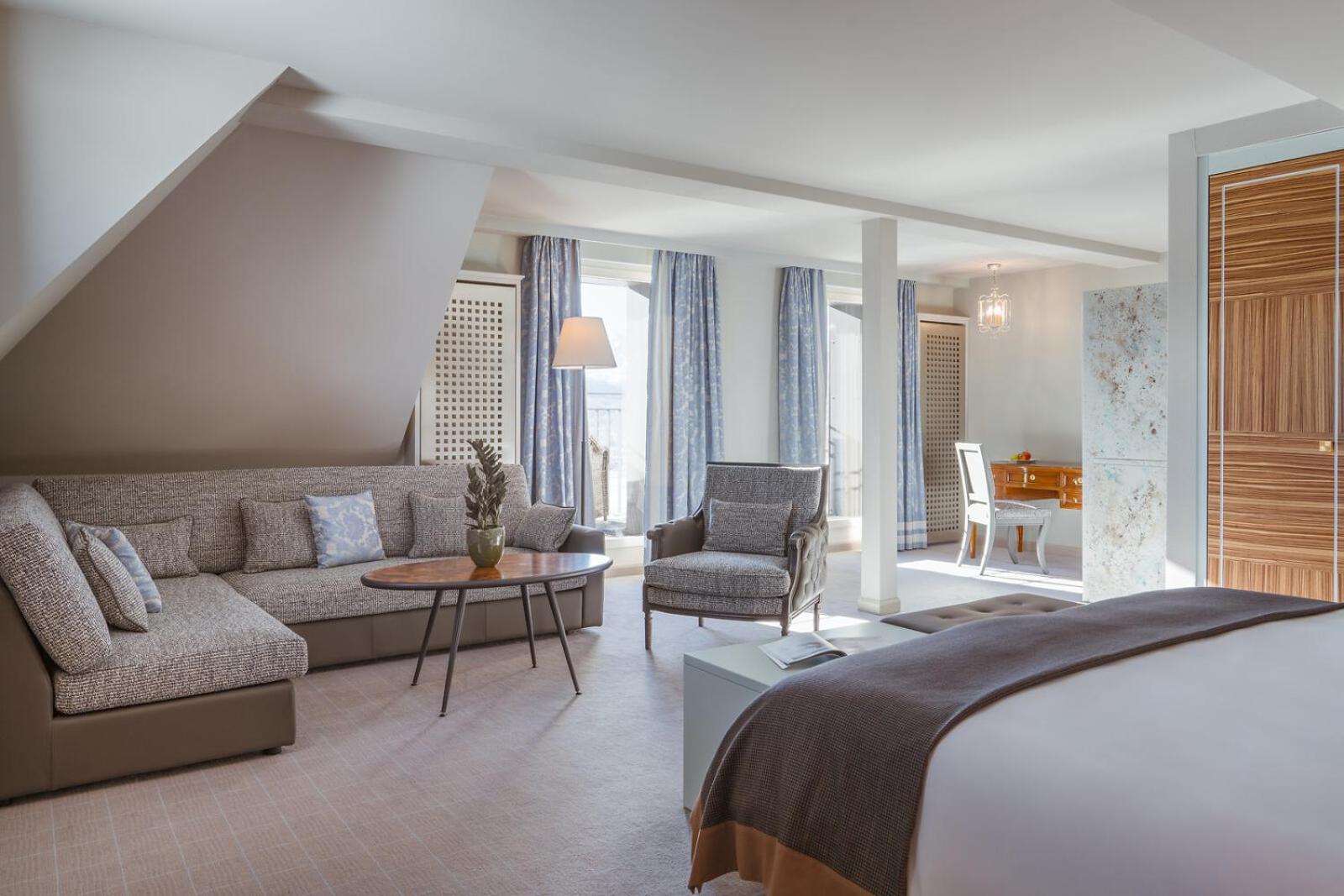 Corner Junior Suite Lake View