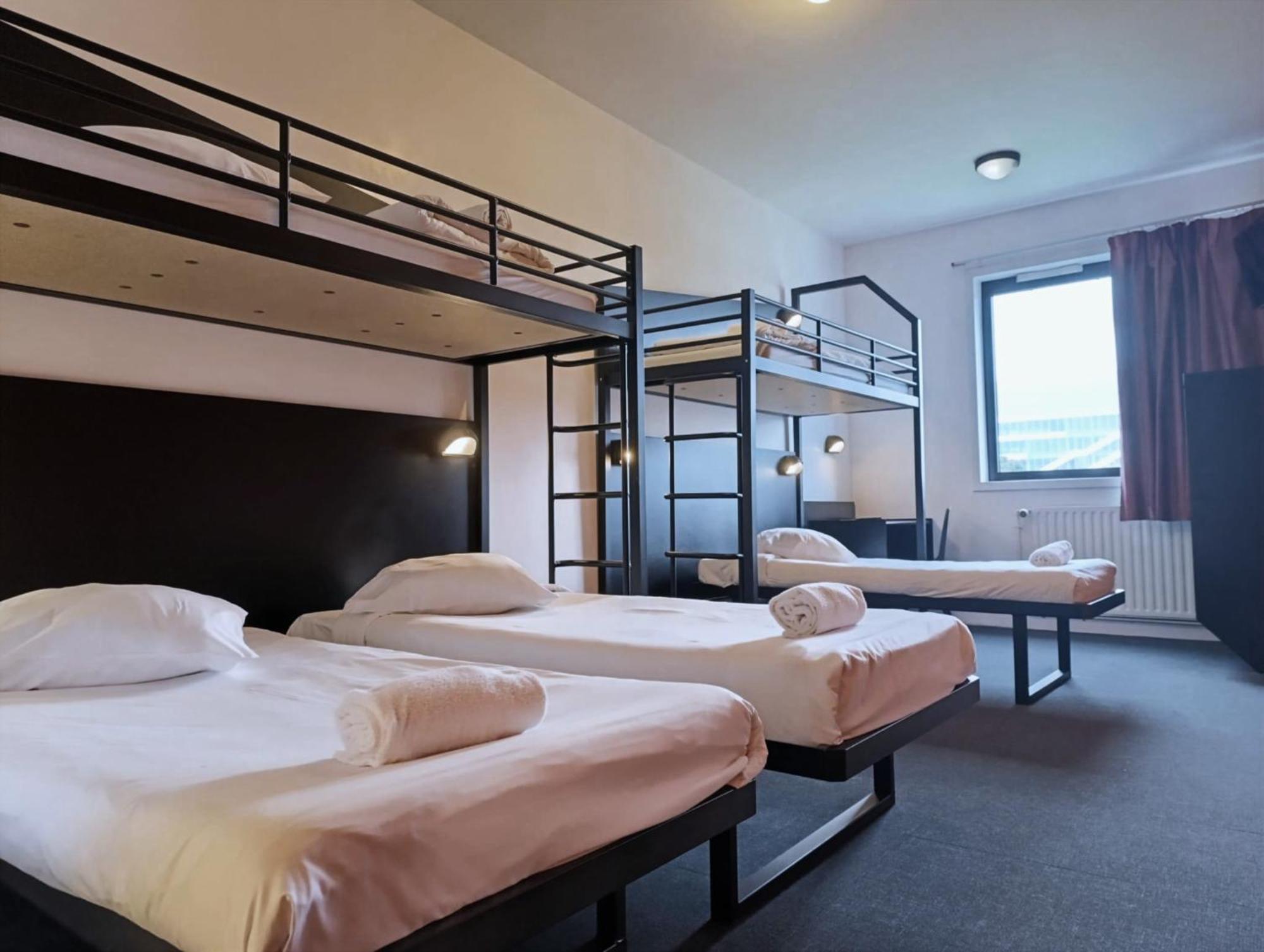 Single Bed Mixed Dormitory Room