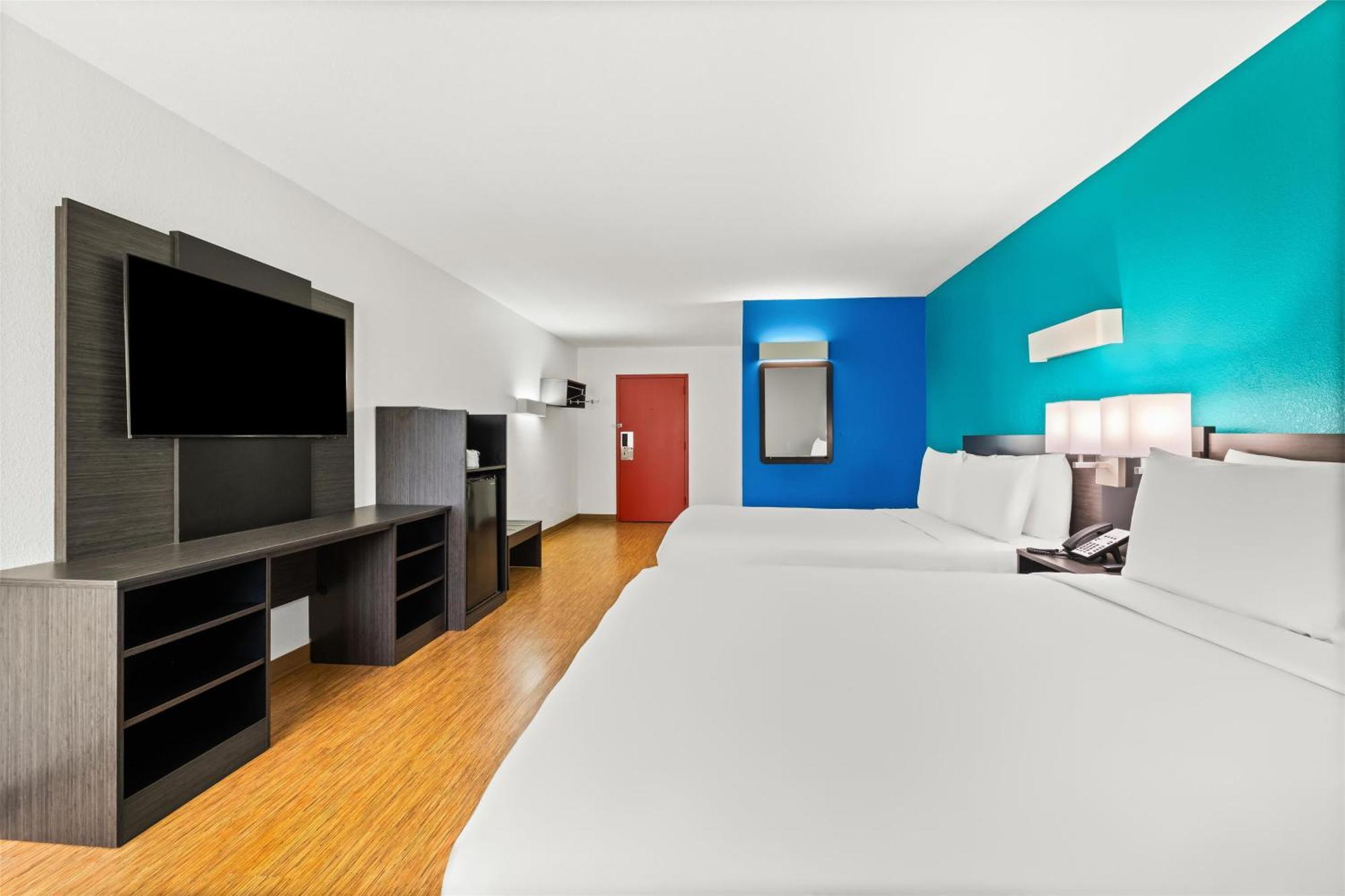 Queen Room Two Queen Beds Non-Smoking